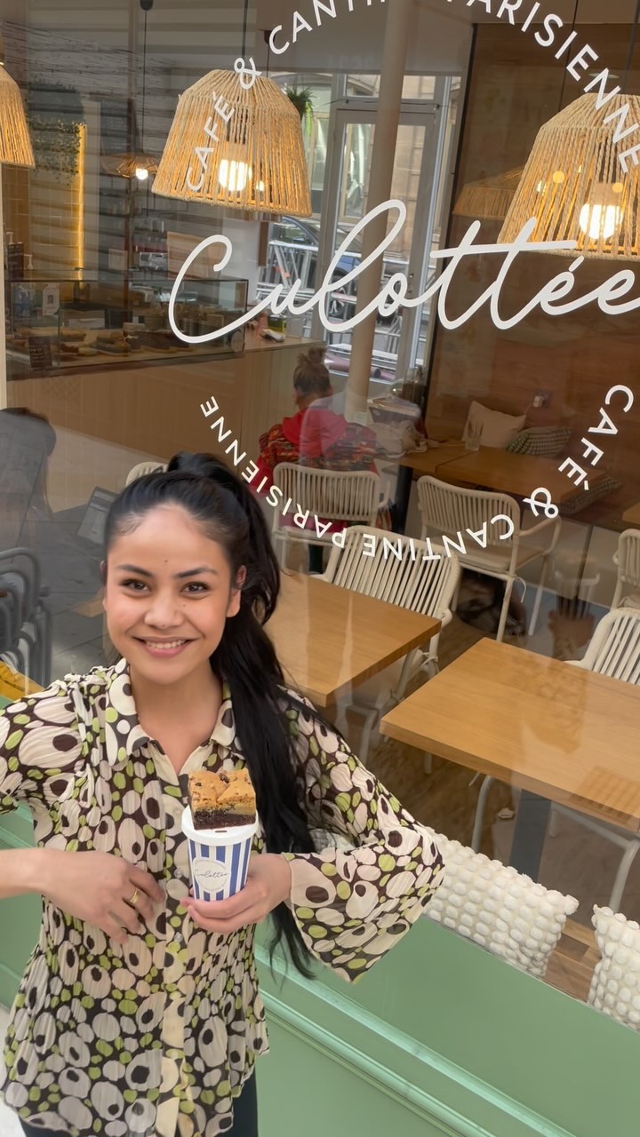 Quand on l’a goûté on ne peut plus s’en passer… 😂
💙 Culottée - Boétie - Paris 8
💚 Culottée - Panoramas - Paris 2
💛 Culottée - Opéra - Paris 2
🍪 Coffee shop, breakfast, brunch & lunch
🗓️ Du lundi au dimanche, réservations sur www.culotteecafé.fr
#culotteecafe #coffeeshop #brookies #coffeeshop #brunch #paris