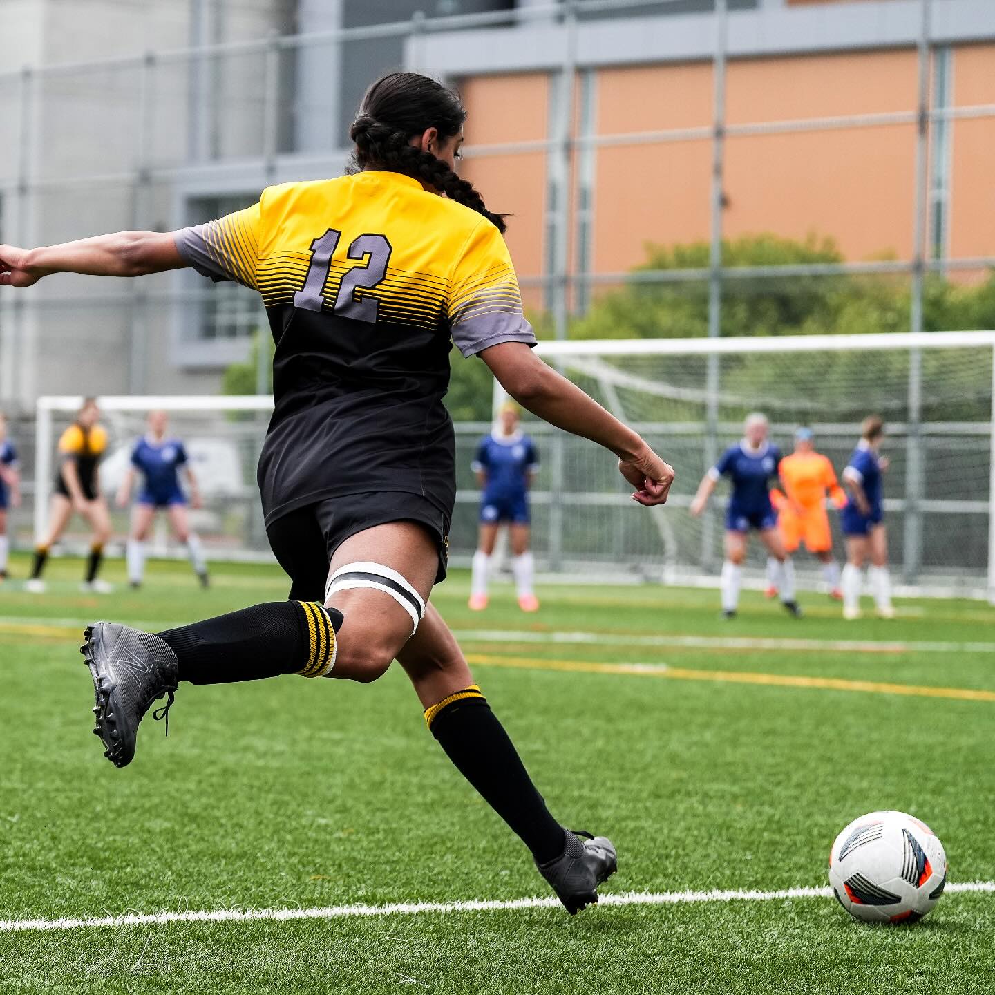 Neha Gill (Shawnigan ‘24) currently plays hockey for Nipissing Lakers. At Shawnigan, she was an outstanding player and teammate in both soccer and hockey.
“Everybody has bad days, practices, shifts you name it but the way you react and bounce back speaks bigger to your character than one missed poke check or pass.”