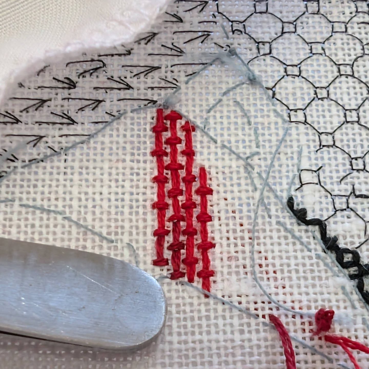 To celebrate the release of the final series of @handmaidsonhulu, (if you're lucky enough to be able to watch it today unlike myself as it's not available in the UK till May 😭) I thought I would share a small close up detail of a pattern I choose specifically for the hood lining on @elisabethmossofficial portrait.
I chose this, not only due to the open lighter tonal pattern it creates (which suited the space) but also because it's made up of i's or rather Eyes to symbolise the 'Eyes' from the series and books who are always watching. It just felt right to have them sitting on her shoulder.
#embroiderydesign #embroidered #portrait #embroideryartwork #blackworkembroidery. #embroiderersofinstagram #embroiderydesigner #wip #blackworkstitching #embroideryartist #embroidery #embroideryart #embroiderytutor #embroiderydesign #embroiderylove #rwabristol #rwa2025 #rwaexhibition #artist #artscouncilengland #portraitartist #blackworkportrait #blackwork #notai #Handmaidstale #elizabethmoss