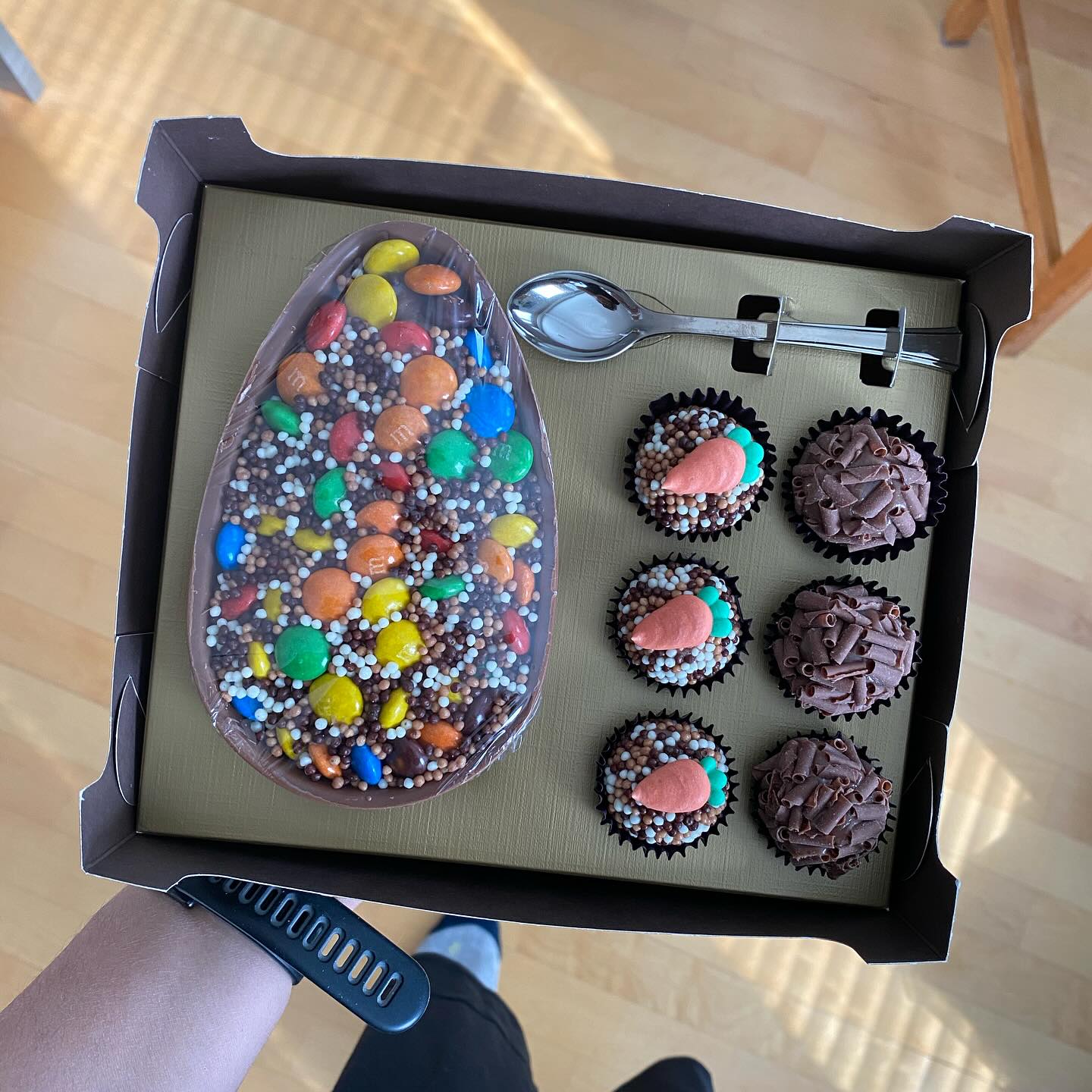 ‼️ Viimeinen mahdollisuus! Tilaukset sulkeutuvat TÄNÄÄN! 🏃♀️💨
Haluatko hemmotella itseäsi tai yllättää rakkaan ihanilla pääsiäisherkuilla? Nyt on viimeinen hetki napata meidän suosituimmat pääsiäismunat, brigadeirot ja suklaaherkut!
✨ Rajoitettu erä – enää muutama jäljellä
📦 Kaikki tilaukset postitetaan 14.4.
Tilaa nyt DM:llä tai linkin kautta biossa!
Viimeiset herkuttelijat – nyt on teidän hetki!
➡️ Selaa kuvat ja inspiroidu tämän vuoden makeimmista lahjaideoista!
—
‼️ Última chance! Pedidos fecham HOJE! 🏃♀️💨
Quer se mimar ou surpreender alguém com delícias de Páscoa? Essa é a sua última chance de garantir nossos ovos, brigadeiros e outras gostosuras de chocolate!
✨ Edição limitada – últimos disponíveis
📦 Todos os pedidos serão enviados no dia 14/4
Peça já pelo direct ou pelo link na bio!
Corre que ainda dá tempo de adoçar sua Páscoa!
➡️ Deslize para ver ideias doces e inspiradoras para presentear ou se deliciar!
#ilogourmet #pääsiäinen2025 #pascoa2025 #rakastanbrigadeiroa #brigadeiro #viimeinenmahdollisuus #últimachance #pääsiäisherkut #docesdepascoa