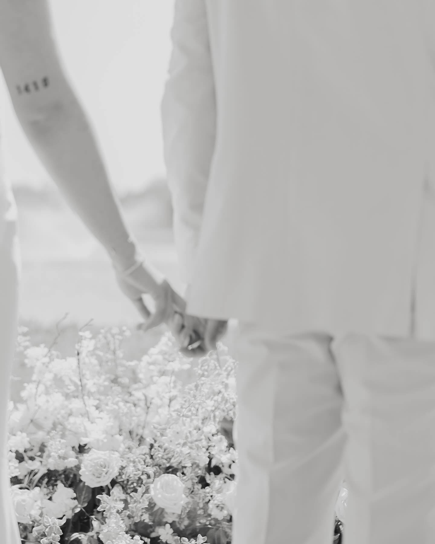 Sam & Lexi // ✨💍
.
.
.
#wedding #weddingphotography #weddingphotographer #destinationweddingphotography #destinationwedding #photographermiami #photographercabo #fotografiabodas #weddingphotographers #fotografoguadalajara