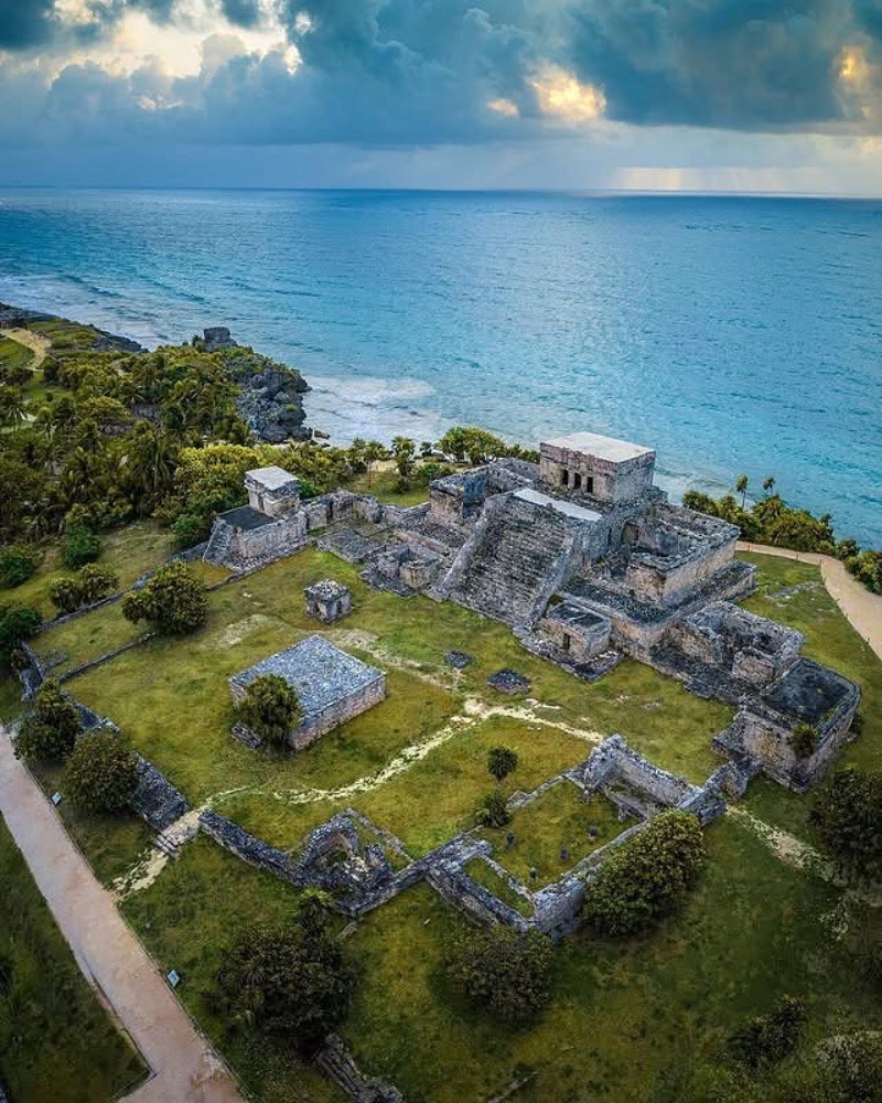 That sounds like a dream adventureโancient history meets tropical paradise! The Yucatรกn is packed with magic, from the towering pyramids of Chichรฉn Itzรก to the jungle-covered ruins of Ek Balam. Total time-travel vibes... with a side of stunning scenery.
Thinking about planning a trip, or just reminiscing?
#vamostrips #mรฉxico #travel2025