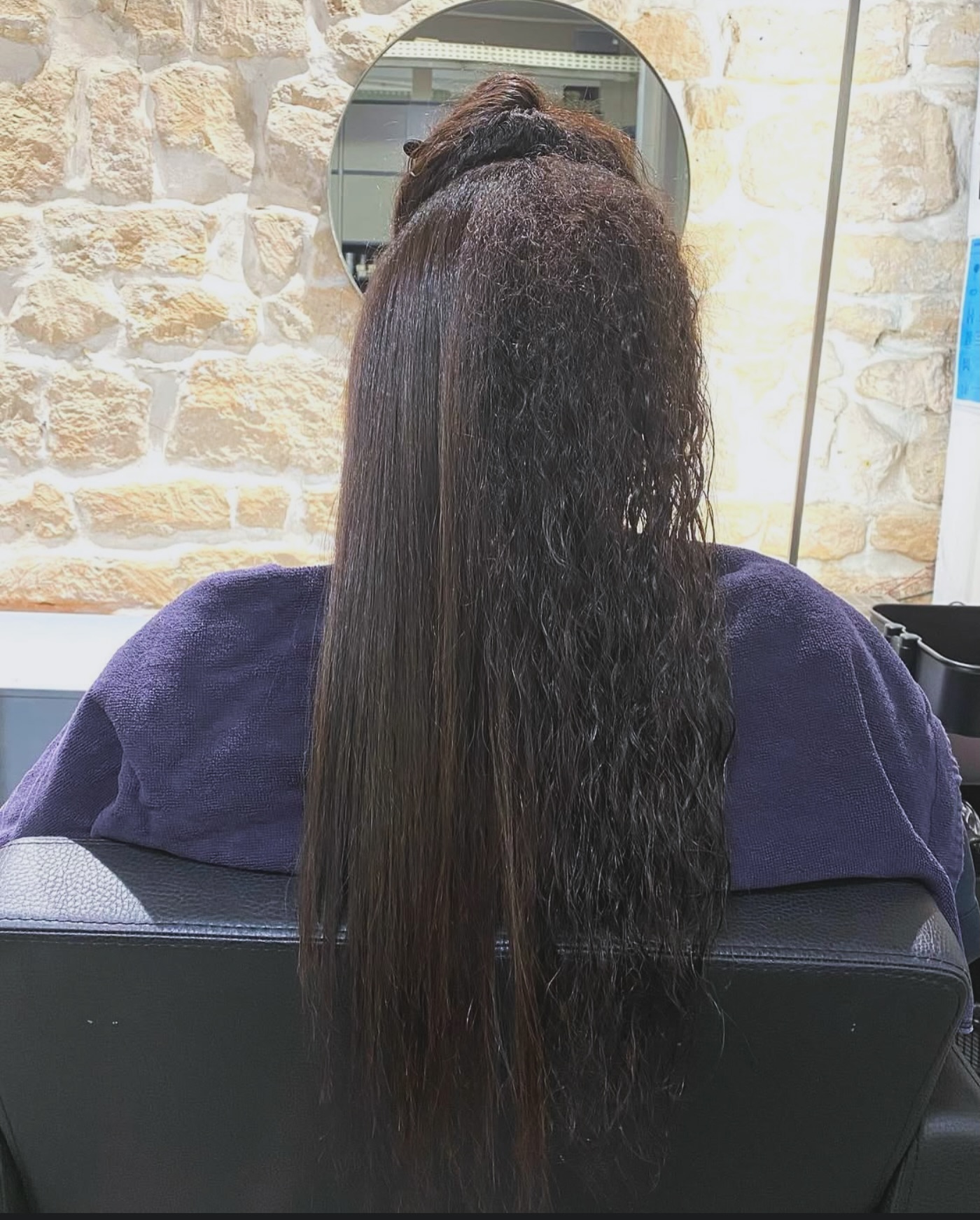 🌞 L’été arrive à grand pas, les lissages reprennent leur place🌞 #coilyhair #coiffures #coiffeur #coiffuremariage #tendancecoiffure #brunette #blackhair #2025 #hair #hairstyles #paris #nyc #french #frenchstyle #balayage #balayageartists #balayagespecialist #haircut #haircolor #haircare #hairdresser #brownhair #parís #parishair