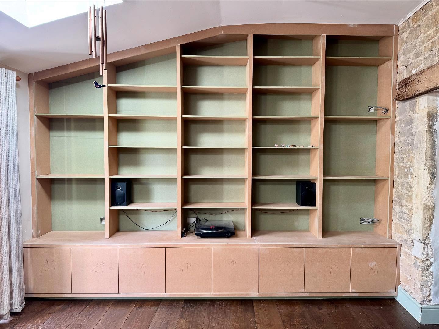 Just some photos from a media wall/dresser unit that we built this week for a lovely family in Bradford on Avon. The doors are push to open and I really like the modern styling. Throughly pleased with it. Looking forward to seeing it filled with stuff. As ever ably assisted by @rivettjonpaul - lovely stuff #bath #bradfordonavon #carpentry #joinery #joiner #mediawall #shelving #dresser #bespoke #storage #home #bespokestorage #homeinspo #cabinet
