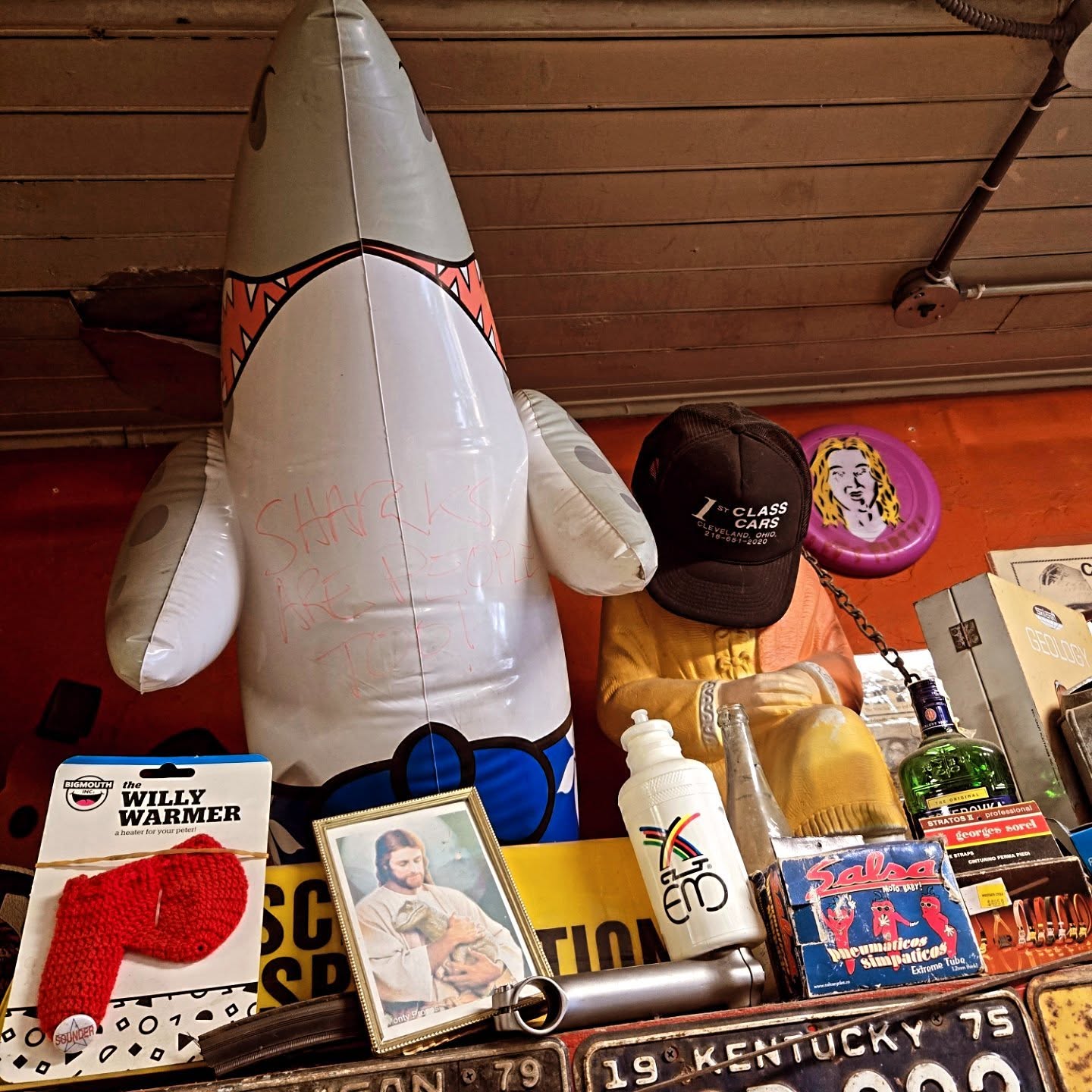 Even if you're just browsin', there is ways something fun to look at up in here!
.
.
Swing by and say "hey!"
.
.
#localbikeshop #shoplocal #rollthru #collector #bigfunlittlebikeshop