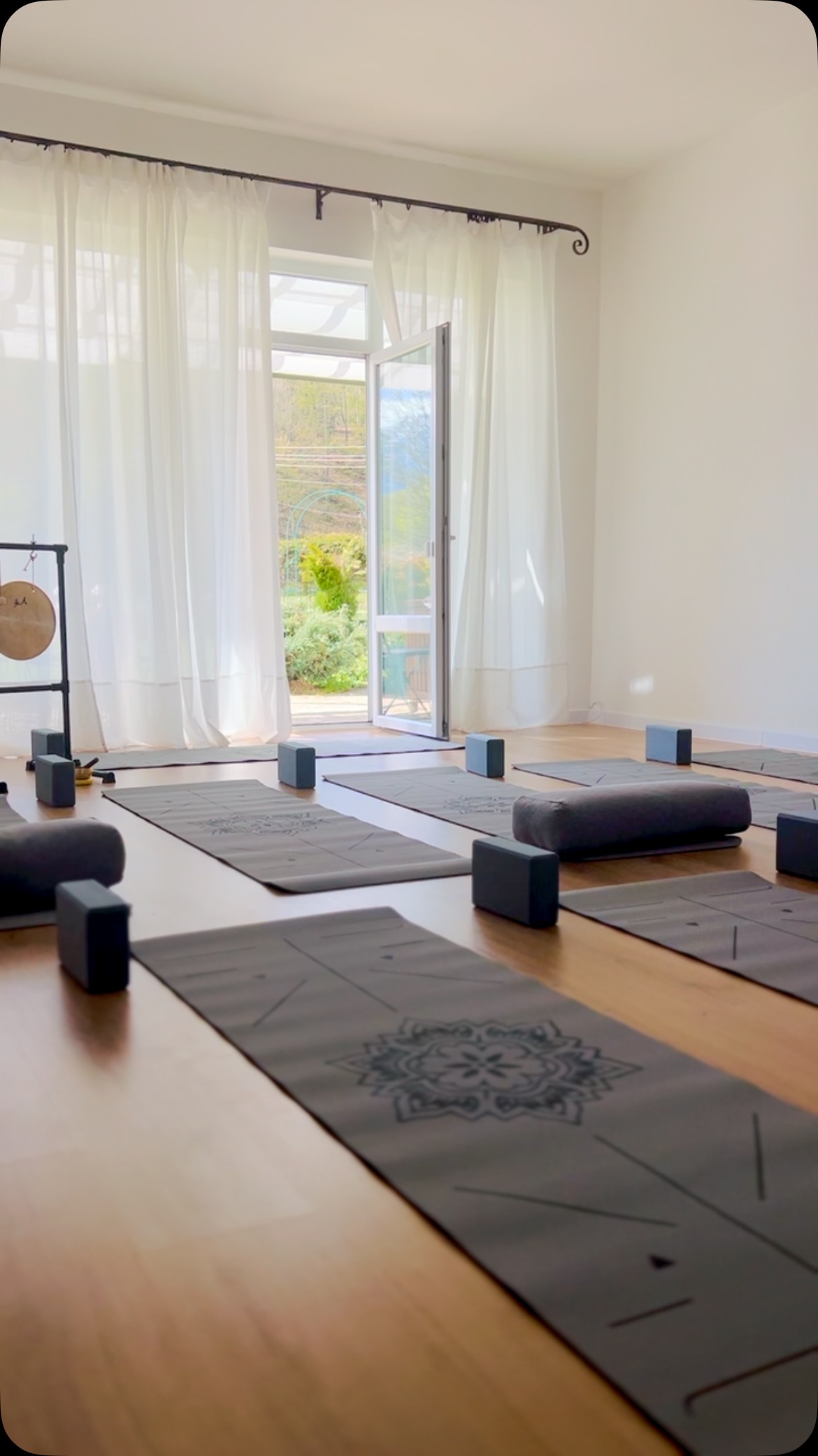 Yoga with a view 🌺🇧🇬🍀🧘♀️