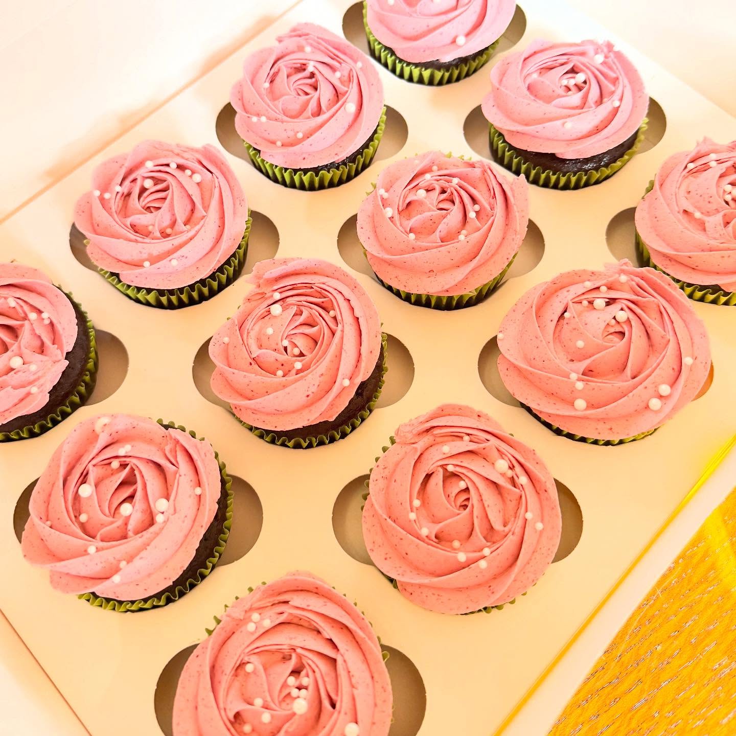 A little taste of spring 🌷
•
•
•
•
•
#mke #mkebride #mkewedding #mkeeats #mymke #cakesofinstagram #cakesofig #instacake #cakecakecake #glutenfree #glutenfreetreats #glutenfreecupcakes