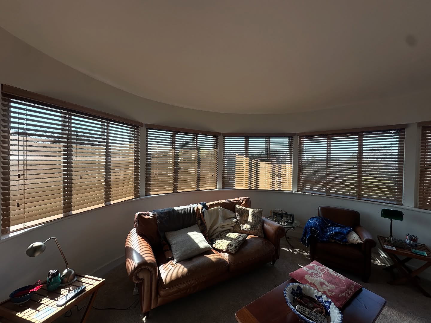 🌇 *Elevate Your Penthouse Living!* 🌇
Introducing custom Venetian blinds, the perfect blend of sophistication and functionality for your penthouse’s stunning bay window. ✨
✔️ **Sleek Style:** Add timeless elegance with crisp, clean lines that perfectly complement your luxury space.
✔️ **Light Mastery:** Effortlessly control natural light and set the mood for breathtaking sunsets or cozy evenings.
✔️ **Tailored Fit:** Designed to flawlessly cover long bay windows, enhancing every corner of your view.
✔️ **Privacy Meets Panache:** Keep your haven exclusive while maintaining its stylish appeal.
Transform your living space into the ultimate retreat with Venetian blinds that echo your impeccable taste!
📩 DM us today for a consultation and let your views shine—your way! 🖤