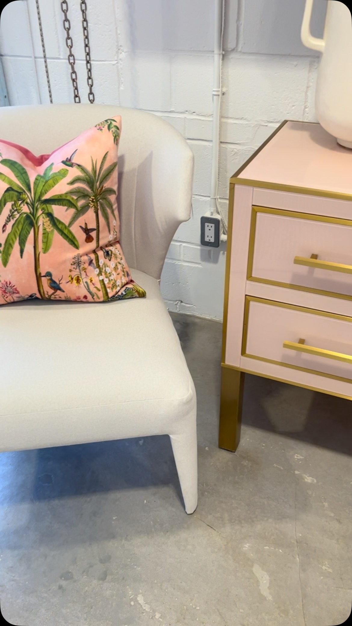 Pretty things get my attention.