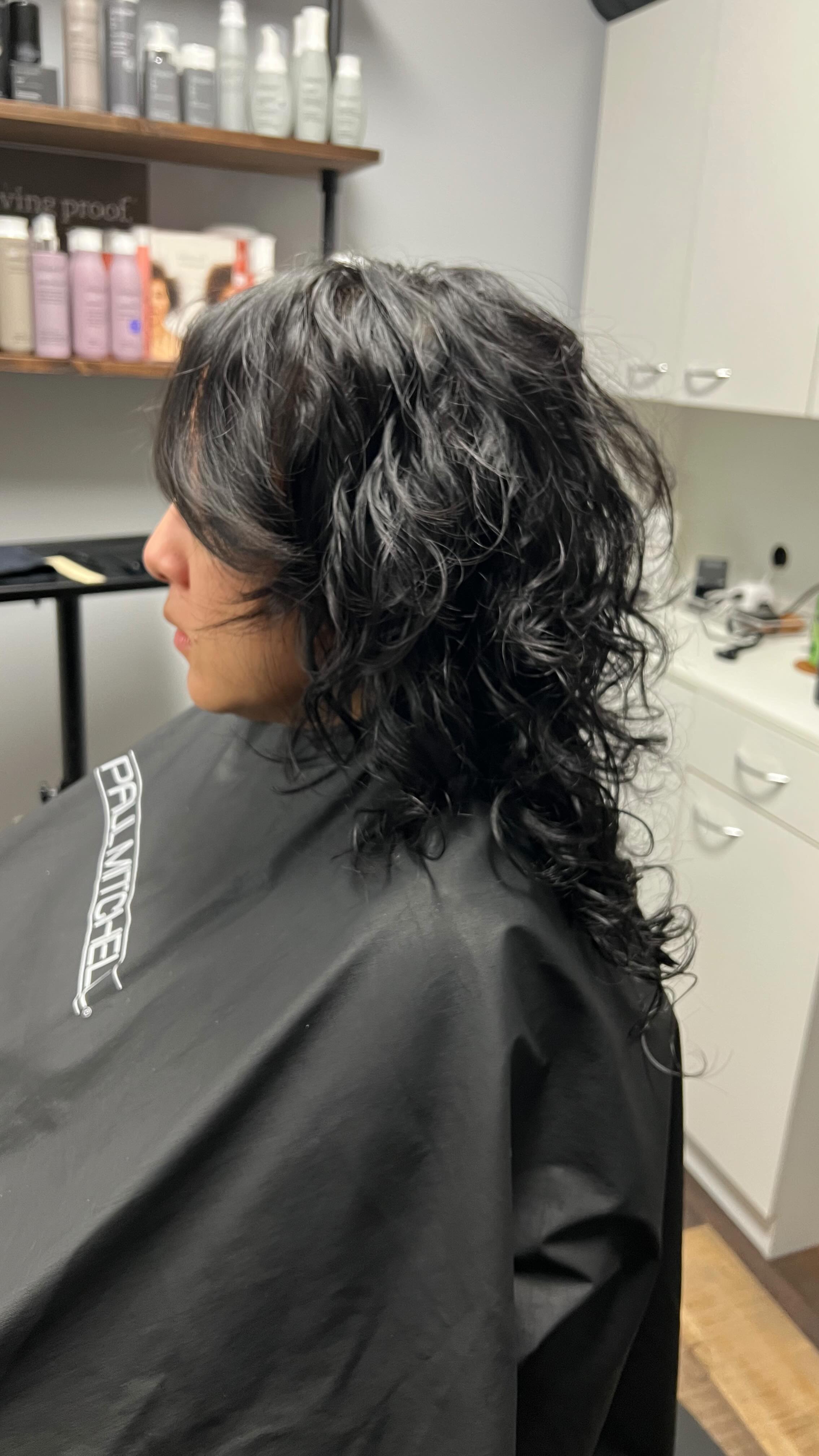 She’s Au Naturale curly hair shag by @marinathebeautybff. Enhance your natural beauty, let me show you how. Booking in bio.
.
.
.
I do #haircut #makeup #facial #browshaping #skincareconsultation #hairstyling #curlyhair #wave #perm #haircolor #balayage #highlights #brunettes #blondes #keratinsmoothing #airtouchombre
I am a #mn #hairstylist #haircolorist #makeupartist #estethician #cosmetologist #womanowned #hmong #smallbusiness
#marinathebeautybff #thebeautybffsalon
#matthewrobertsalon #hairbrained