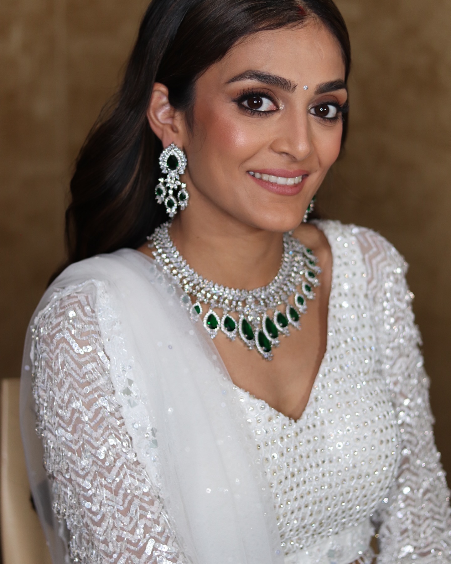 Beautiful Shivani ready for her wedding reception 🤍✨
Hair & makeup by me
1st photo by me, 2nd photo by the brilliant @samsarastudio
#bridalmua #bridalmakeup #bridalmakeupartist #weddingmakeup #weddinghair #asianbridalmua #indianwedding #birminghammua #solihullmua #coventrymua #asianbridalhmua #receptionbride #hinduwedding #asianbridalinspo