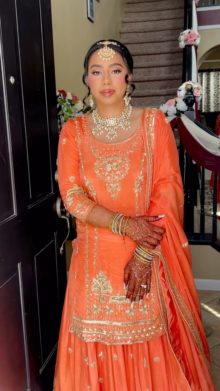 Simerpreet’s jaggo
I love that Simerpreet decided to do a big necklace and sheeshphool! With a clean braid this whole look is pulled together so nicely! And she absolutely pops with her peach/orange outfit!
Now booking Bridal sessions for 2025/2026
Non-bridal sessions for 2025
How to book
🔗 Link in bio
💌 Email: info@hausofsidhu.com
💬 Text: +17076523324
Location: California & Beyond ✈️
HMUA @hausofsidhu
@bhandal_focus
@hennabynavaya
@bayareajewells
#hausofsidhu #californiamua #sanfranciscomua #sanjosemua #sacramento #napamua #westhollywood #sanjosehairstylist #californiahairstylist #photoshoot #couples #lamua #punjabi #softglam #punjabibride #bridalhair #cleangirlglam #indianbridalmakeup #napamakeupartist #beverlyhills #celebritymakeupartist #sfblogger #punjabimakeup #lablogger #indianbridalmakeupartist #redcarpetready #lifestyle
