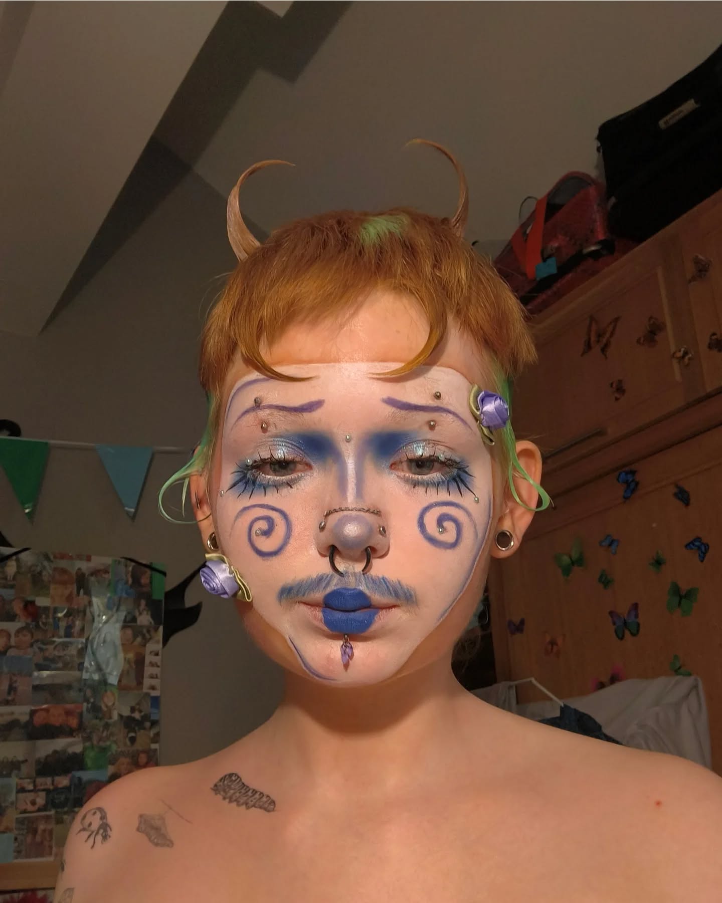 Closer look at the makeup and more stills/results from my performance 'indigo' 2025
If anyone would like prints of this DM me !
#perfomanceart #artist #contemporaryart #art #drawing #makeup #makeupartist ##clown #mask #swirls #indigo #disabledartist #disability #disableddancer #wheelchsiruser #wheelchairdancer #disabledballerina