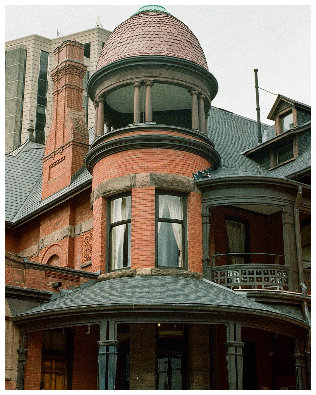 📍Toronto
#FilmPhotography #ShootFilm #MadeWithKodak #KodakGold200 #FilmPhotographer #35mmFilmPhotography #35mmCamera #FilmPhoto #FilmPhotoOfTheDay #FilmIsNotDead #TheFilmCommunity #ExpoFilm #KodakFilm #KodakProfessional #TorontoFilmPhotographers #TorontoFilmPhotography #CanonAE1