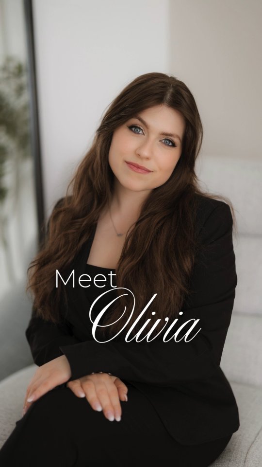 Meet Olivia, one half of O&L Marketing.
Olivia's path to social media marketing was not traditional, but the power of storytelling has always guided her.
--------
Olivia a commencé sa carrière dans le monde du cinéma.
Avec presque que 20an ans d'expérience en tant qu'actrice et une profonde passion pour le cinéma, la narration a toujours été au cœur de son travail.
L'étude de la magie des coulisses du cinéma et de la télévision l'a naturellement conduite vers le marketing des médias sociaux.
Son rôle est d'aider les entreprises à partager leurs histoires de manière authentique et engageante. Elle aime se connecter avec les gens, apprendre ce qui les motive et traduire leur vision en une présence en ligne convaincante.
✨Link in bio to learn more✨
#socialmediamarketing #montrealmarketing #videography #videoeditor #womeninbusiness #montrealsmallbusiness #smallbusinessowners #socialmediamarketingmontreal #marketingagencymontreal #marketing #marketingagency