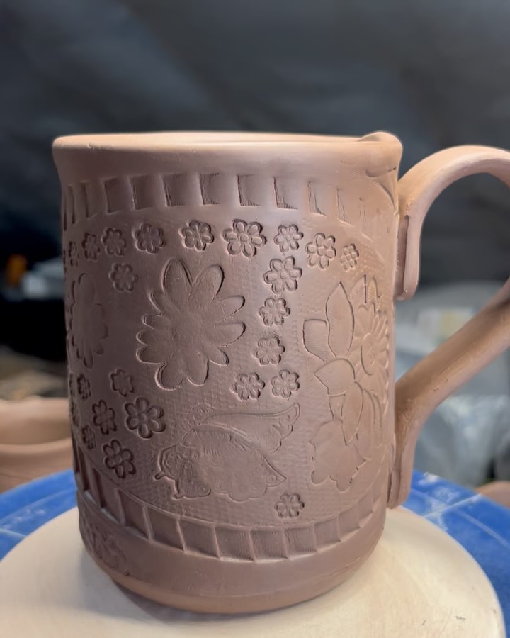 Recycling at its best! I was throwing out this old flip, and noticed the lovely texture in the bottom. #mugshotmonday #handbuildingwithclay
