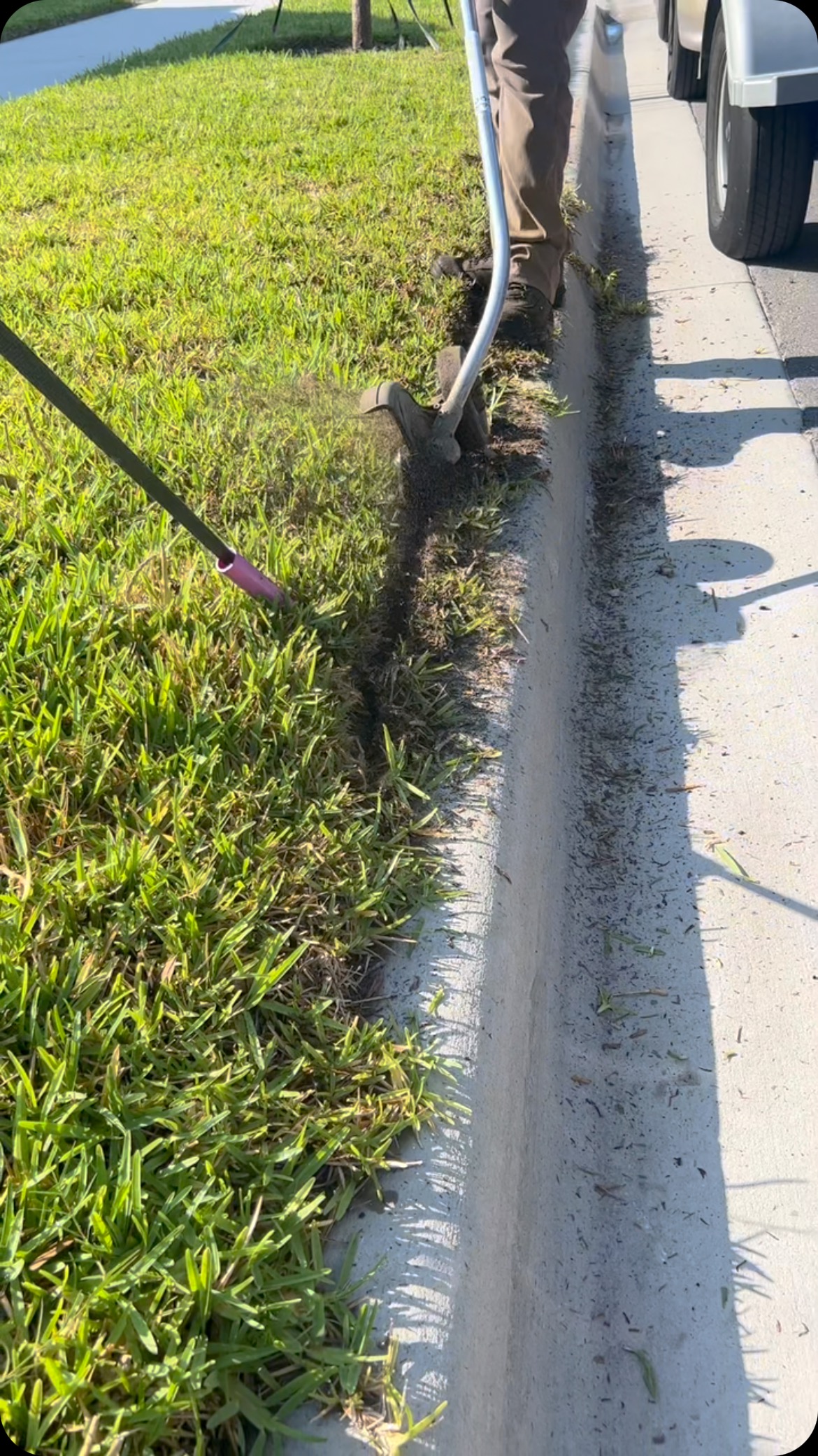 ECHO🧑🏻🌾🔥
#lawncareservice#lawncare#lawnmaintenance#echousa#edging