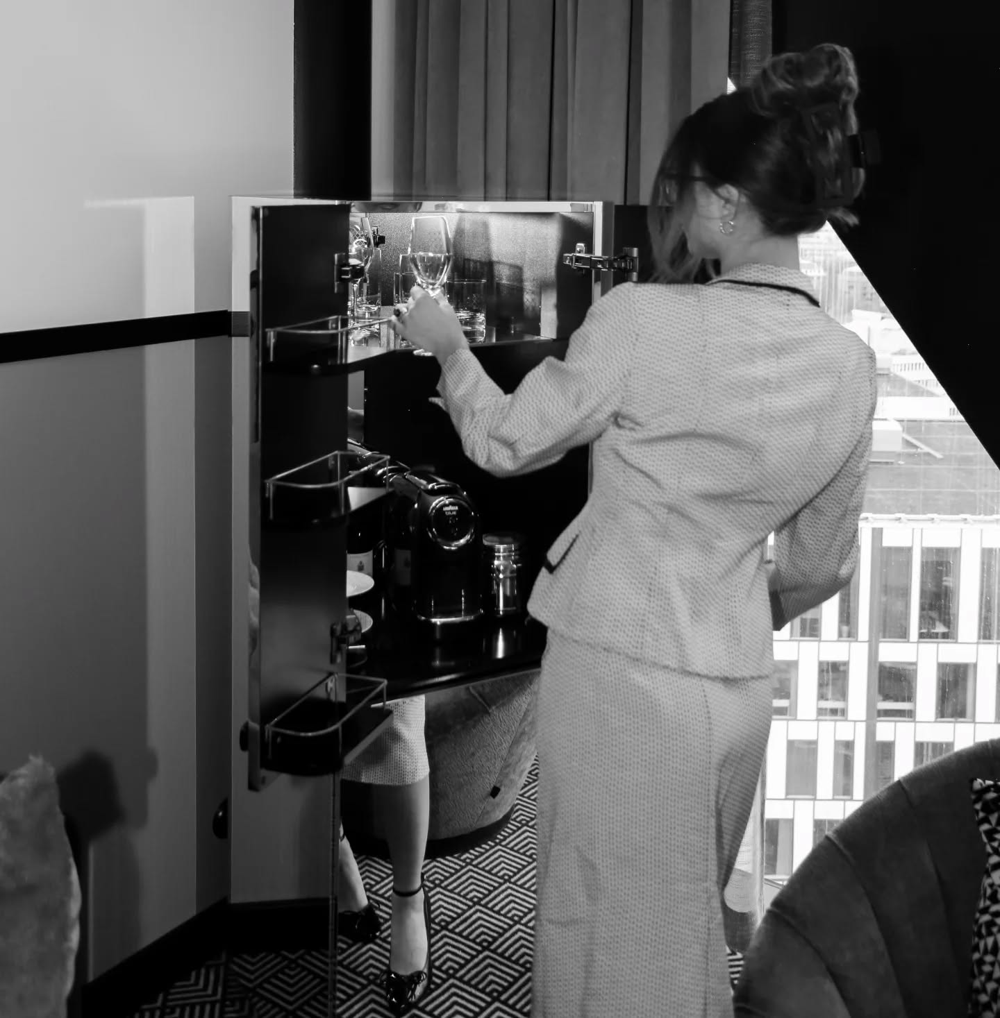 You'll recognize this amazing set from other pictures.
@lorinkindyy fully dressed in vintage.
#photography #photoshoot #model #vintage