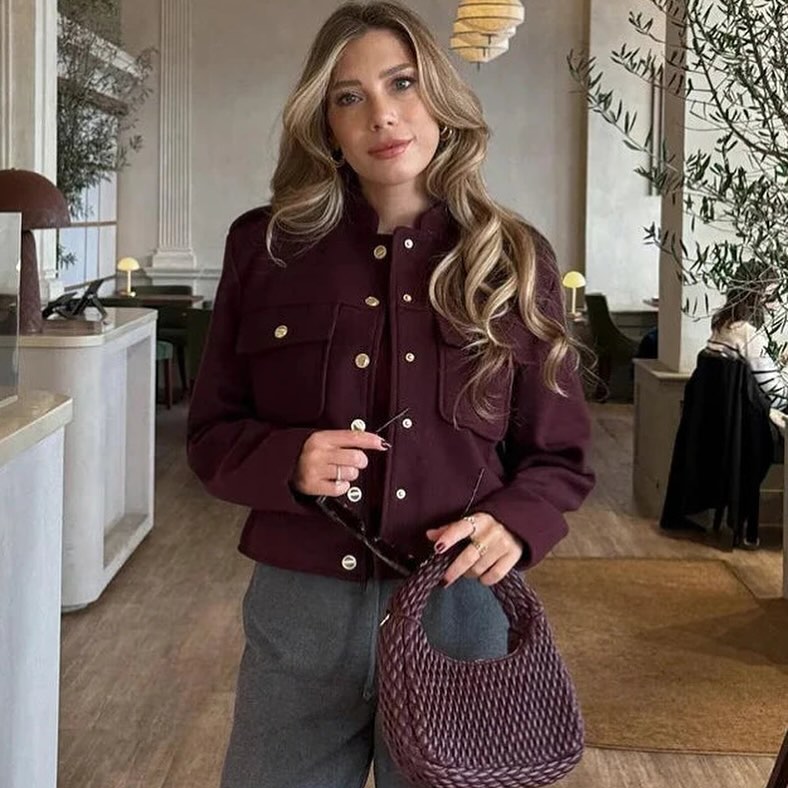 ✨ Elevate Your Look with the Tweed O-neck Bomber Jacket!✨
From coffee dates ☕ to casual strolls, this chic bomber jacket is your go-to for effortless style. Its rich burgundy tone and gold accents add a touch of elegance to any outfit. 💼
Pair it with tailored trousers or your favorite denim for a versatile look that’s perfect for every occasion. 💃
🛍️ Shop now: https://www.messyluna.com/product-page/trafza-2024-fashion-women-soft-tweed-bomber-jacket-o-neck-long-sleeve-pockets-bu
📸: Styling inspo by #messyluna #messylunastyle
