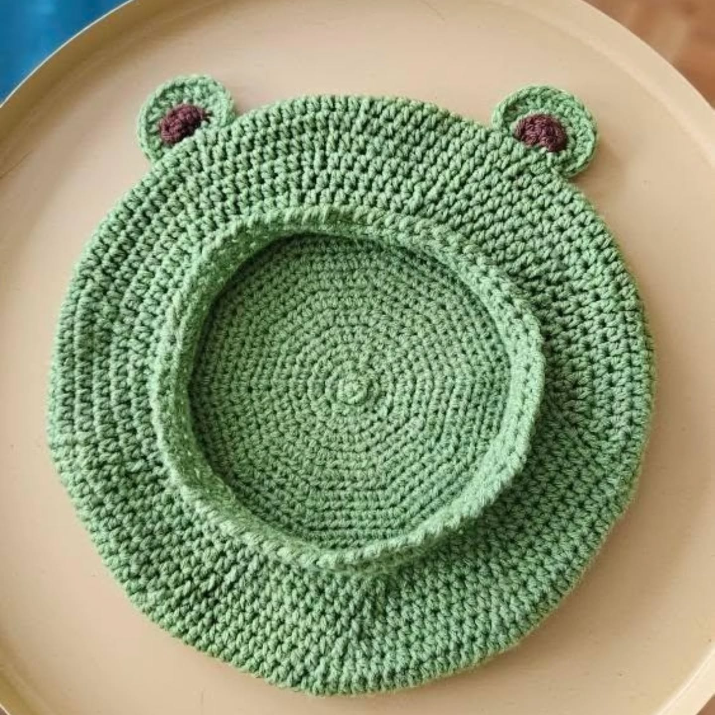 Huge thank you to my pattern testers @stiztches and @purpleartyanne! Froggy beret pattern coming soon 🐸