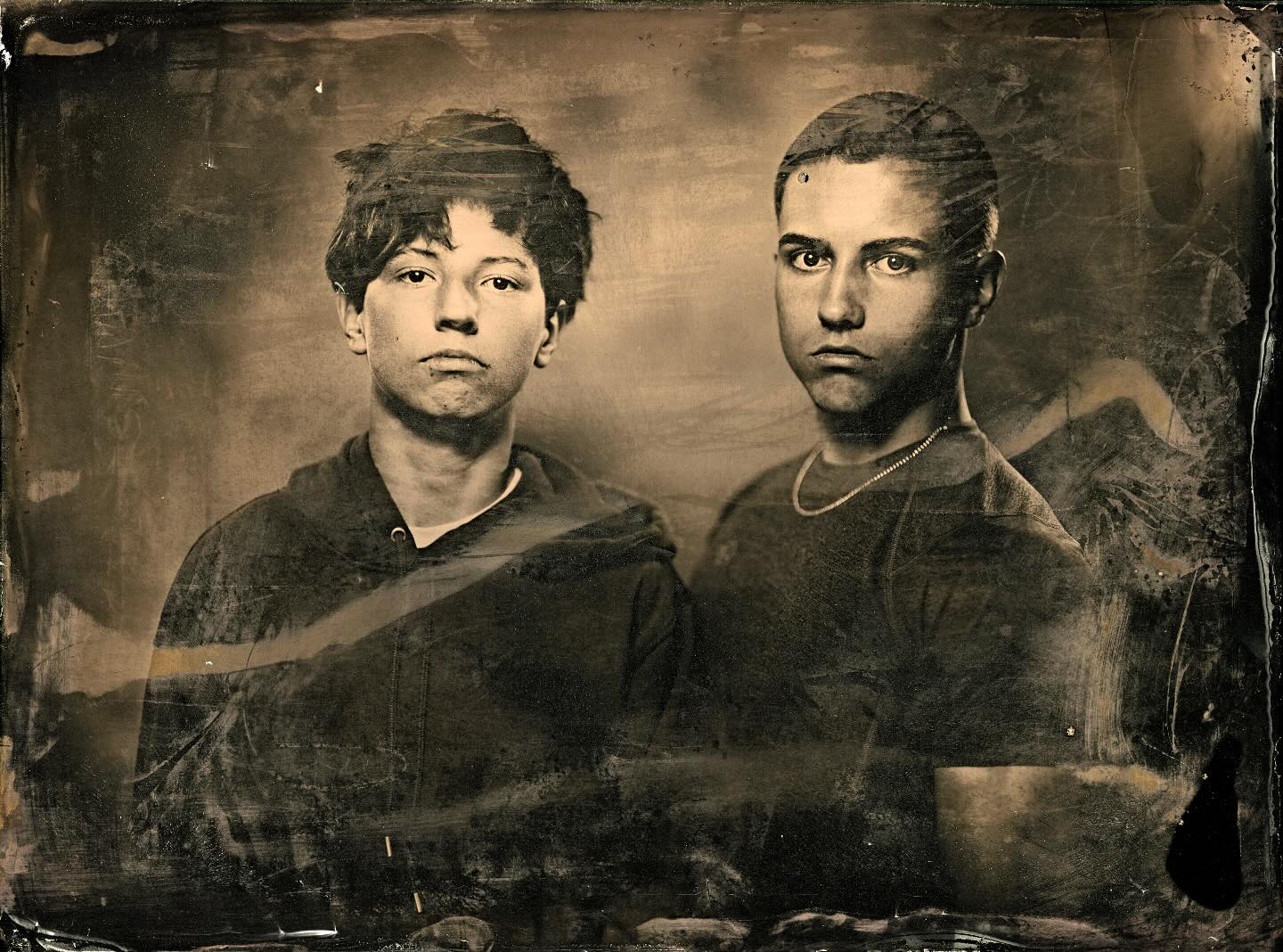 Here we go
.
#wetplate #wetplatecollodion #wetplatephotography #wetplatecollodionphotography #wetplateportrait #wetplateprocess #collodion #collodionprocess #woodencamera #oldschoolphotography #oldschoolphoto #glassphotography #glassphotographer #nassplatten #nassplattenfoto #nassplattenfotografie #kollodion #vintage #fotografie
