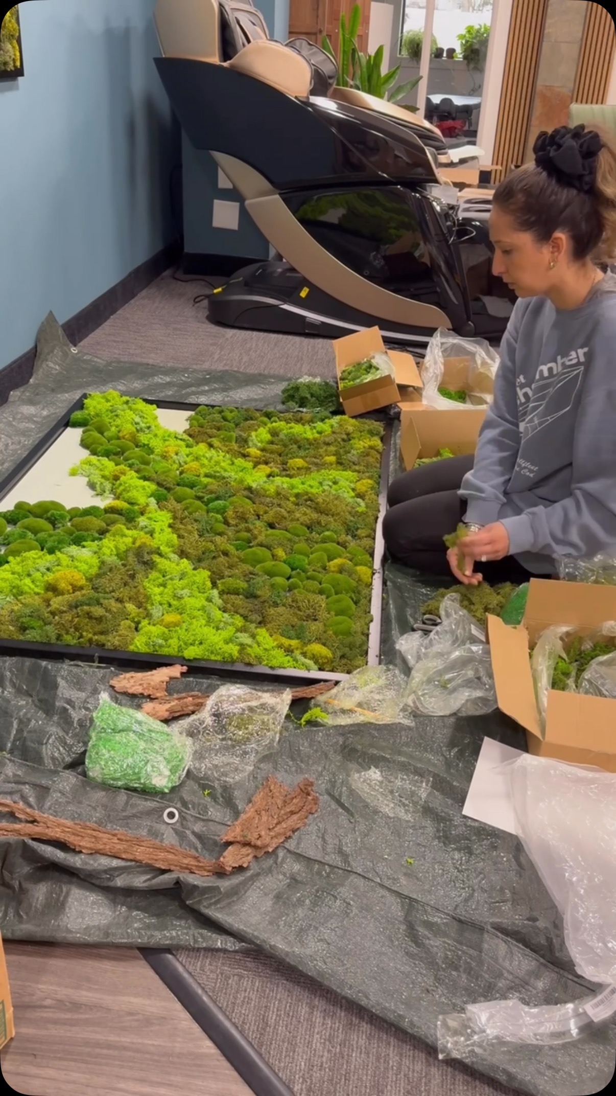 The office is closed on Sundays, which makes it the perfect time to tackle big projects! Here’s a time-lapse of Ali creating preserved moss art on a 6-foot wide canvas. This part took her about an hour. Tomorrow, she’ll glue each piece down and add tree bark for extra dimension. 🌿
This piece will hang in our brand-new Treatment Room #3. We can’t wait to reveal the full space and introduce you to the new chiropractor who’ll be seeing patients there soon. Stay tuned—exciting things are on the way!
#mossart #custompiece
