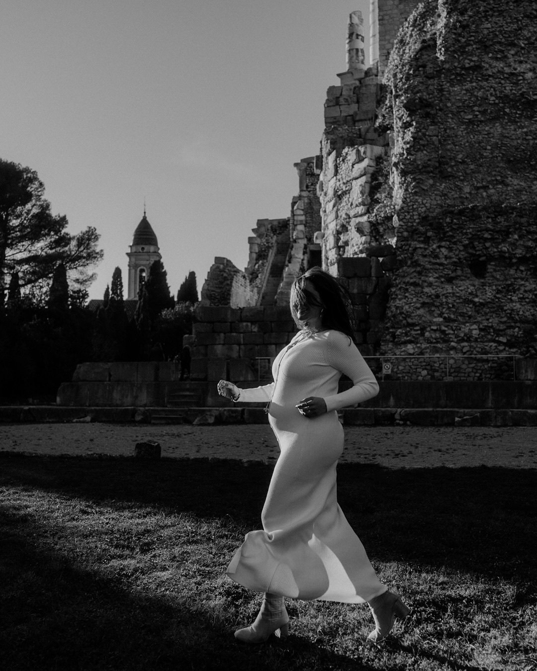 Show me your story.
Each session remains a mystery until I’m face to face with the ones that I’m creating with, until I see you in action, inspired by your unique presence.
My work consists of how I work my camera, my post-processing edits, my personal experiences that have shaped me, and the act of weaving a romantic narrative into your story.
#photographenice #frenchrivieraphotographer #cotedazurfrance #storyteller