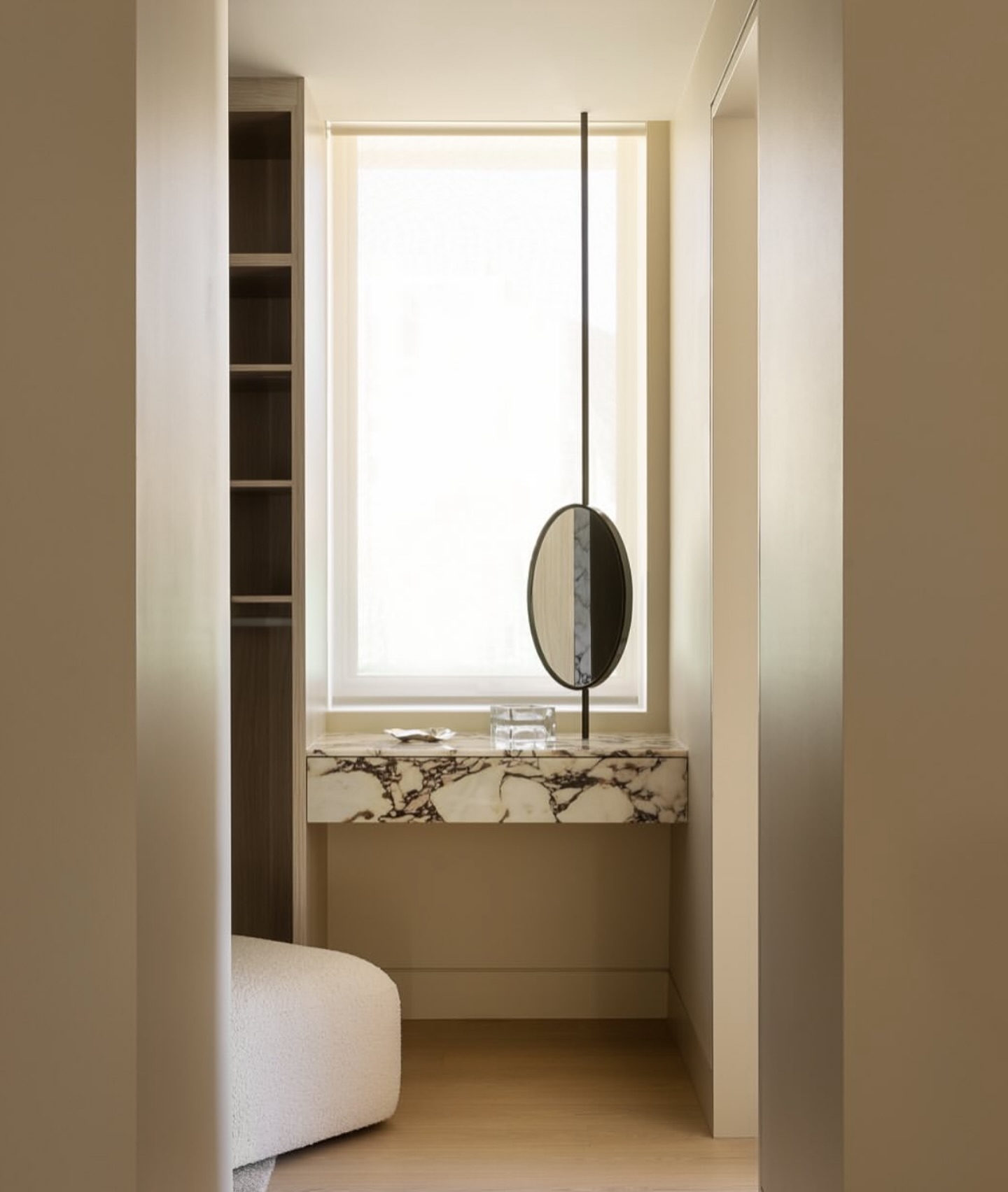 GET READY ROOM 😮💨🔥
Let the natural light in. Fixed window supplied and installed by our team 👍🏼