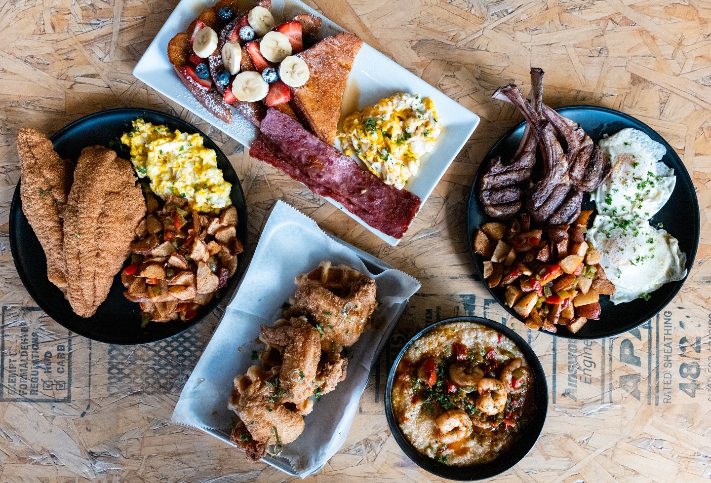 Brunchin’ like a boss—because good vibes and even better bites are always on the menu. 🤟🏽