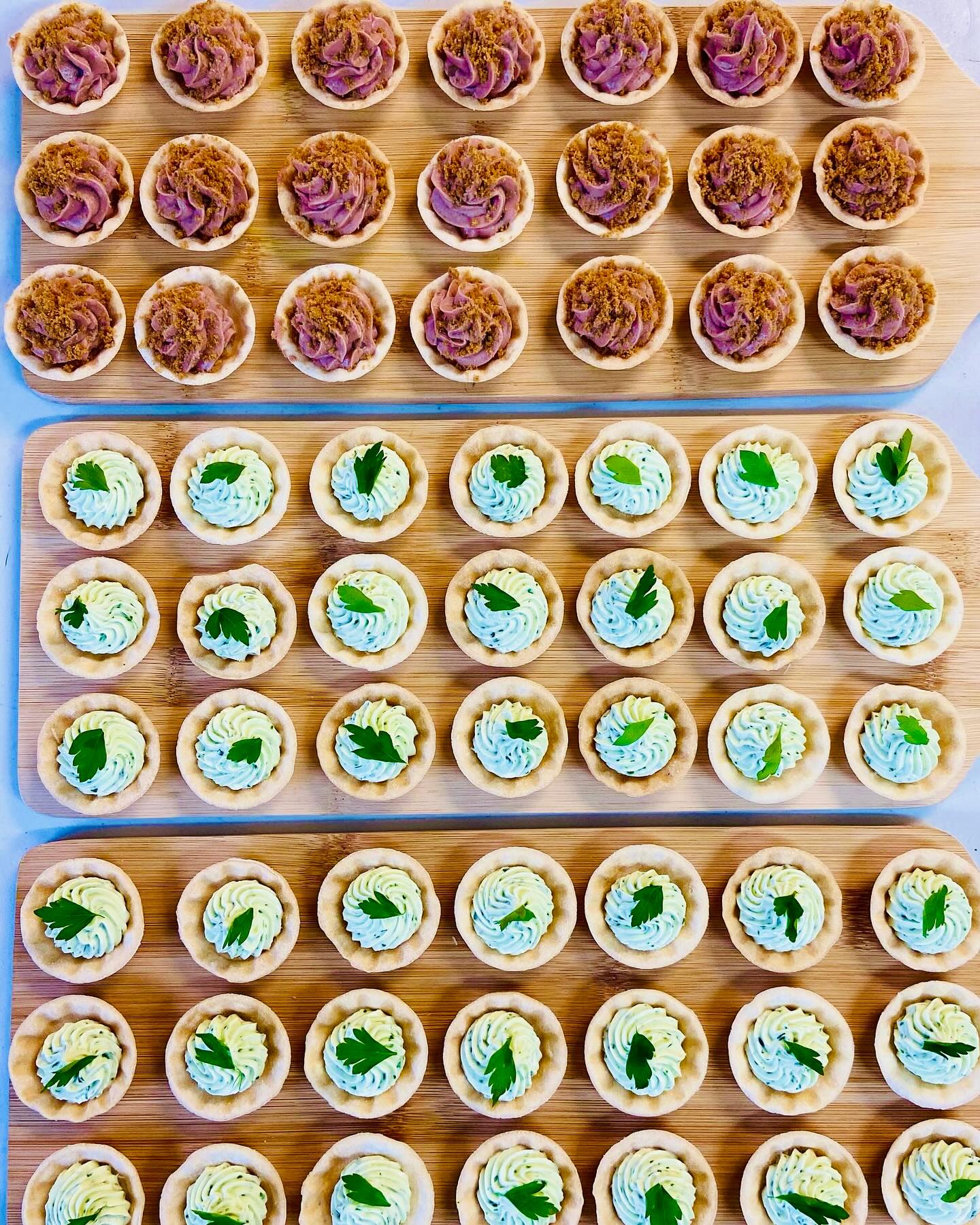 And it’s back to work with a full three day weekend of events. Not many pictures but at least, thanks to @melliefrickerr Some!
#wimple #70birthday #canapesMainsDessert #creativecatering #sustainablefood #organic #sustainablebusiness #smallbusiness #familybuisness