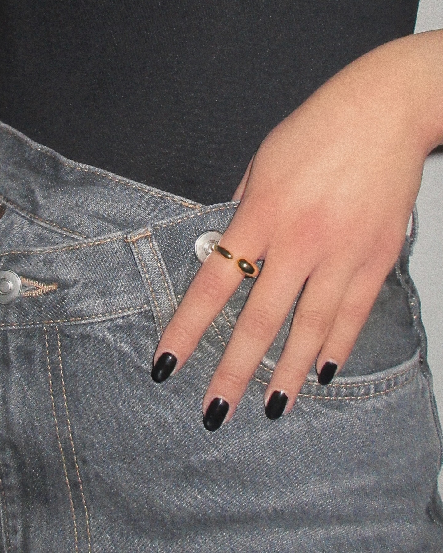 DEVOTION. 💌 An adjustable gold plated 925 sterling silver ring.
https://www.jellek.si/product-page/devotion
