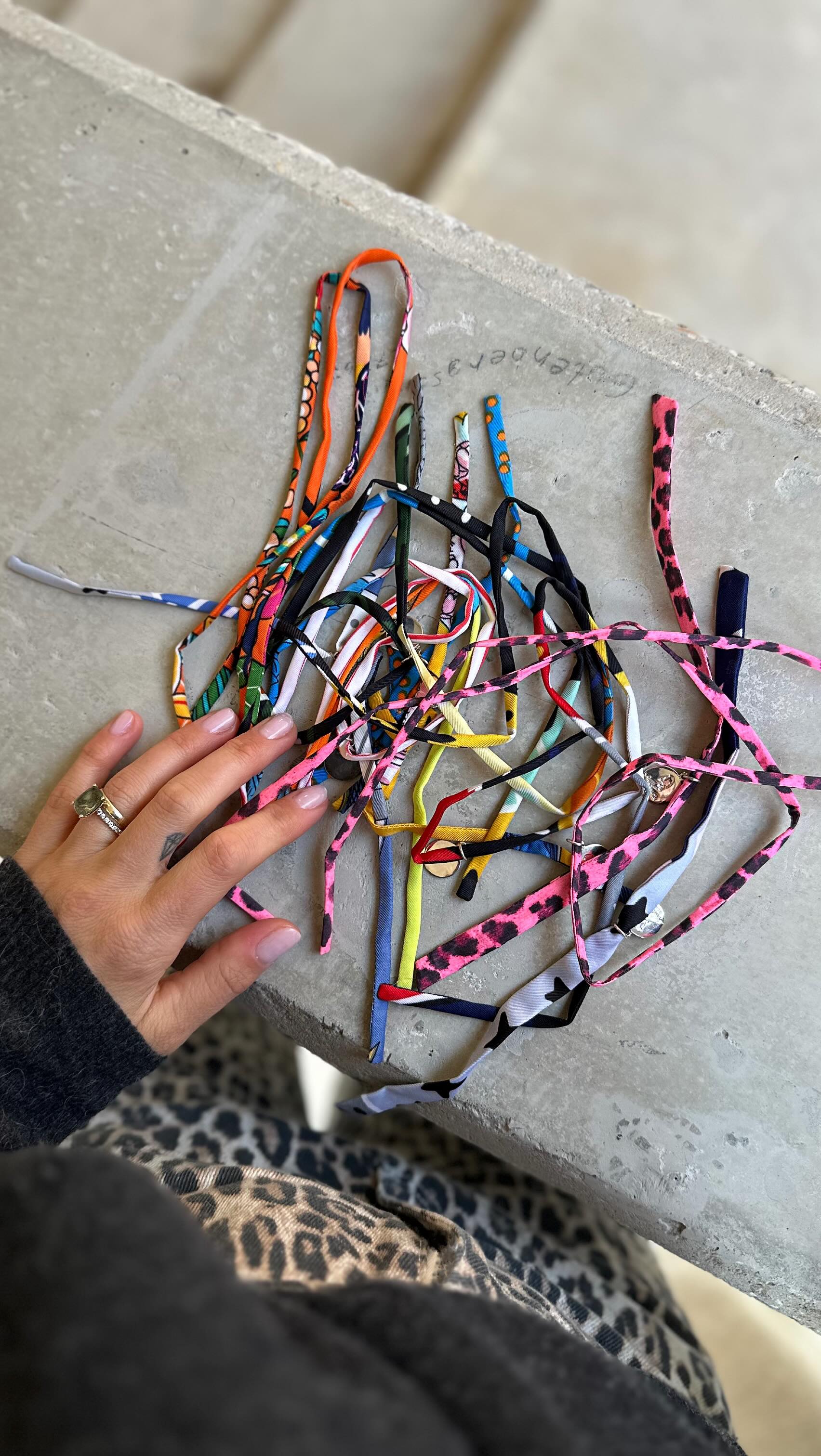 Neu bei uns im Shop sind diese ganz besonderen Armbänder von @albertsbird - jedes davon ein echtes Unikat und in Deutschland handgefertigt.
Welches ist Euer Favorit?
#ntk #nexttokate #newbrand #albertsbird #albertsbirdfamily