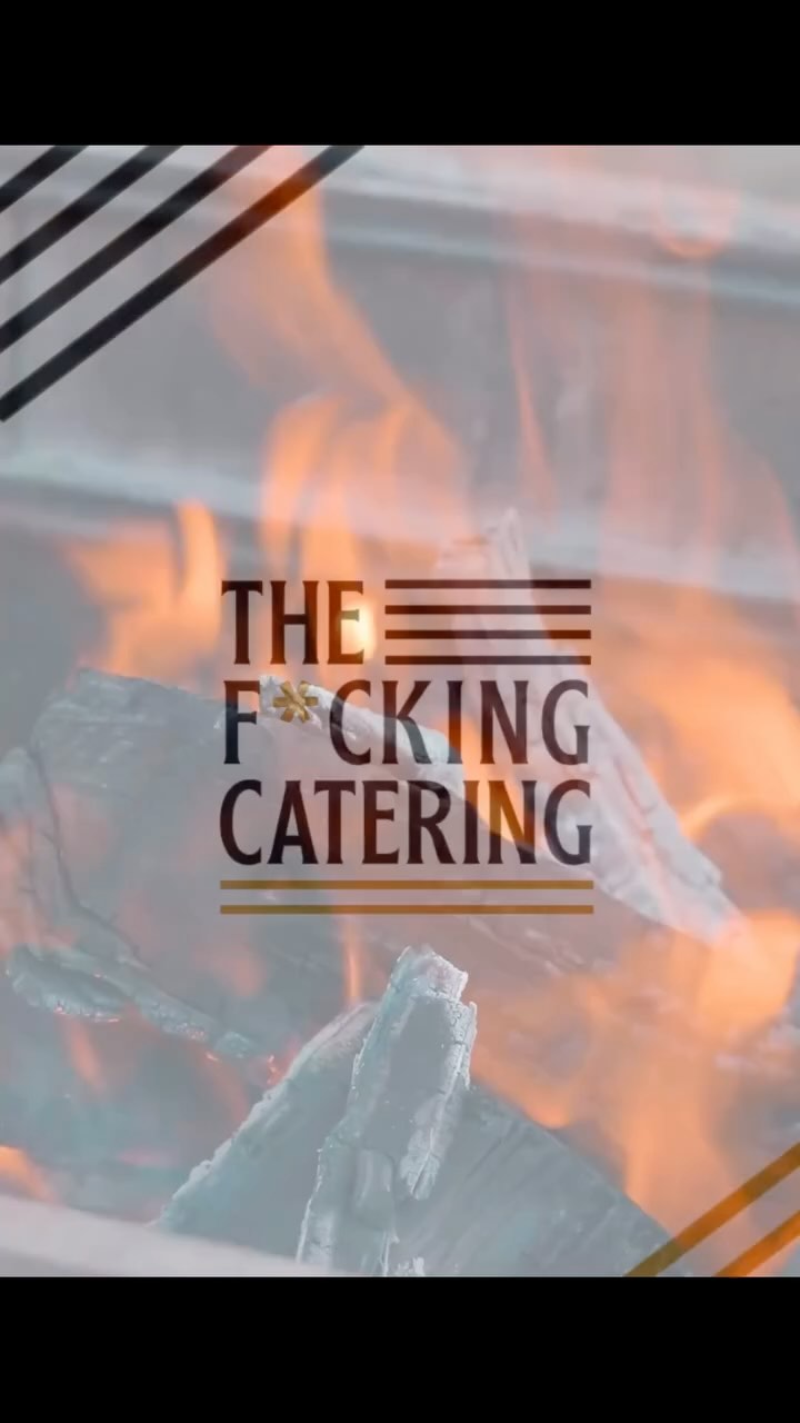 BBQ Premium by The Fucking Catering
Olvídate del carbón y la ensalada triste.
Esto es fuego real, cortes argentinos premium y sabor salvaje.
Asado de tira, entraña, vacío… directo desde el sur del mundo a tu evento.
Una experiencia carnívora que no se anda con tonterías.
¿Quieres que te montemos la mejor parrilla de tu vida?
Nosotros llevamos la leña, la carne y el flow.
Tú solo trae hambre.
Reserva tu fecha. Que no te lo cuenten.
Thefuckingcatering.es
#BBQPremium #TheFuckingCatering #CortesArgentinos #AsadoGourmet #CateringConActitud
#CateringBBQ #BarbacoaPremium #AsadoArgentino #CateringBarcelona #EventosGastronómicos
#ExperienciaBBQ #FoodieEvents #CateringParaEventos #CateringPrivado #CocinaAlFuego
#ChefACasa #CateringOriginal #GastroExperience #TheFukingCatring
#CateringBarcelona #EventosBarcelona #CateringGourmet