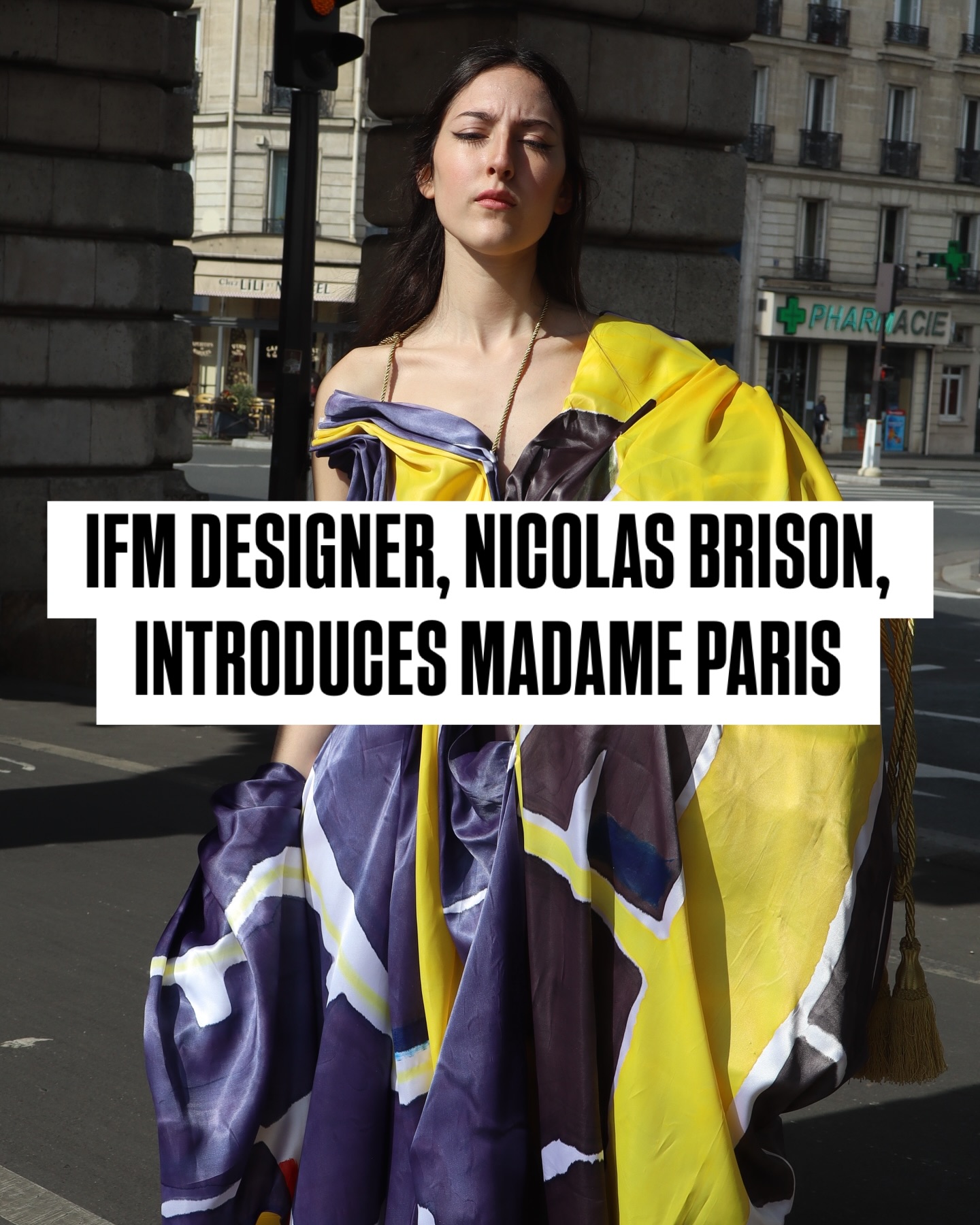 If Paris was a garment, it would pretty much look like this. @Ifmfashionba student, @Nicolas_Brison, produces “Madame Paris,” marking his ‘Overdress(ed)’ project complete with excellence.
Paying homage to @Madame_Gres through the garment’s prolific drapery that doubles down as “the curtains through which we can admire the city,” as he puts it.
For the fabric, a two-tone colour combination highlighting the bustling city’s streets during the night (yellow) and the brown blue shades alluding to the Haussmannian buildings that gives Paris its unmistakable beauty; ornate and classical.
Paris has never looked more beautiful than it does through @Nicolas_Brison’s eyes 🇫🇷
Model: @AnnaGraziaParillii 🤍
#PARIS #FRANCE #NICOLASBRISON #IFM #IFMPARIS #PARISSTYLE #PARISFASHION #FASHIONDESIGNER #FASHIONDESIGN #TRENDING #FASHIONSTUDENT #EMERGINGDESIGNER #FRENCH #PARISVIBES #ARCHITECTURE #ART #MADAMEGRES #HAUSSMANN #STYLE #COLOUR #YELLOW #BLUE #ASTHETIKMAGAZINE