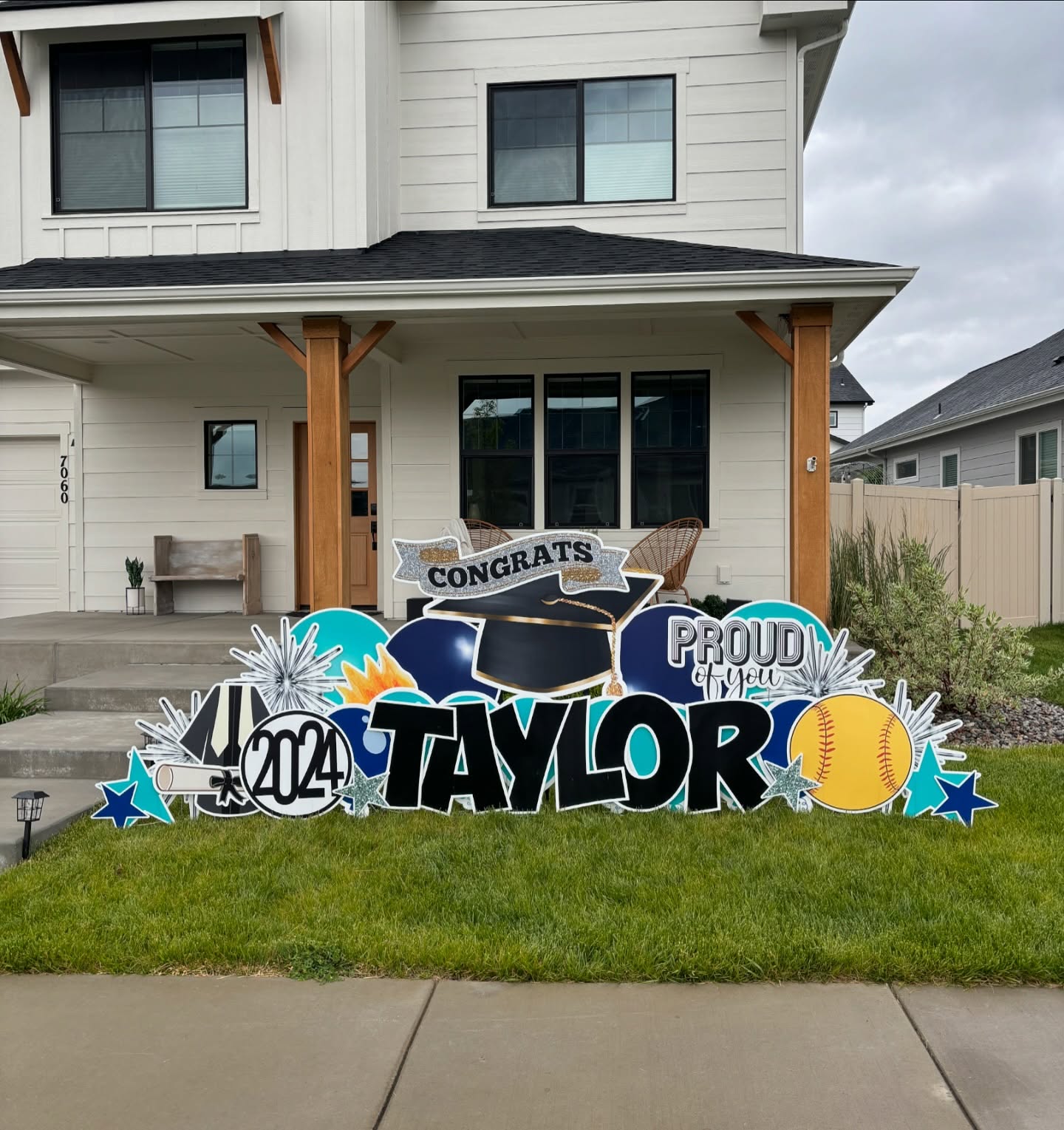 Book your grad signs by Wednesday, April 23rd for guaranteed availability! After that we will be sold out for certain days. June 6 and 7 are already VERY full!
#graduation #classof2025 #coeurdalene #hayden #postfalls