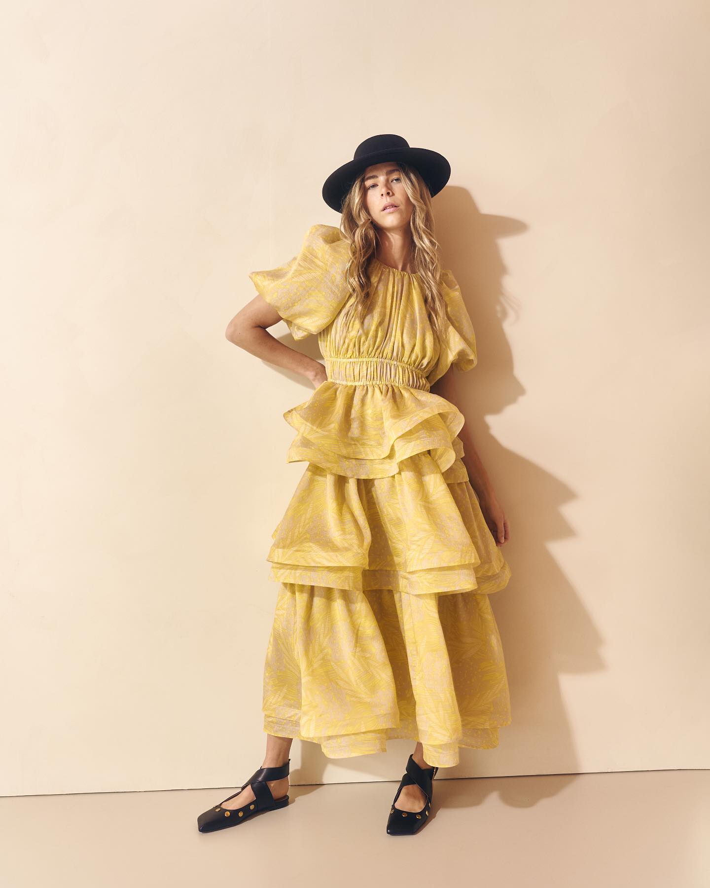 Annemijn voor L’OFFICIEL BALTIC 💛@casamomohaarlem
#fotostudio #photostudio #daglichtstudio #daylightstudio #haarlem #fotografie #photography #shootlocatie #shootlocation #photospace #haarlemvenue #amsterdamvenue #rentallocation #verhuurruimte
Fotograaf: Chantal van den Broek @chantalvdbphotography
BTS fotograaf & assistent: Fiorigia Idema @framebyfie
Stylist: Evy Kleintjes @evykleintjens
MUAH: Bente Mannes @bybente_muah
Annemijn Renes @annemijnrenes @maloumodelmanagement