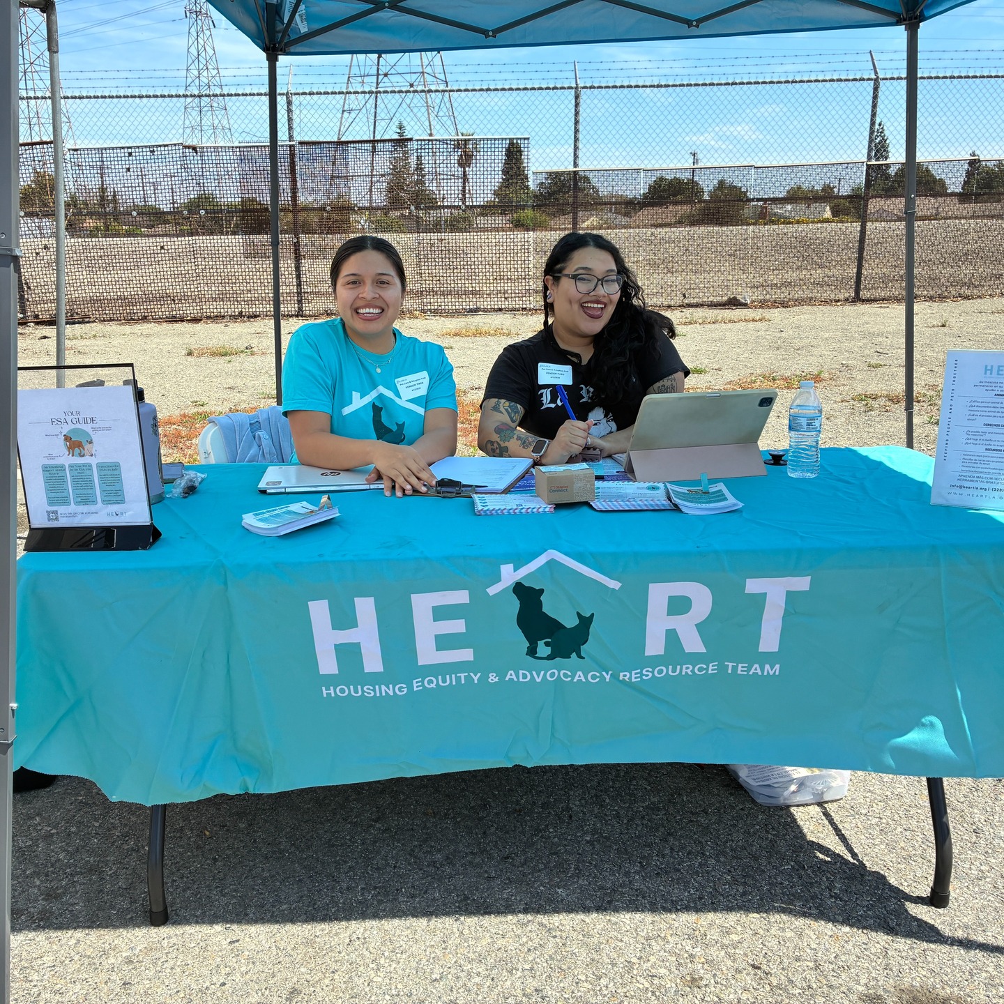 We always love connecting with pet owners in our community and chatting about their housing rights (and of course, meeting all the lil cuties who support them along the way š¾)
Big thanks to @foundanimals and @seaaca for hosting such a pawsome event! Hasta la próxima š