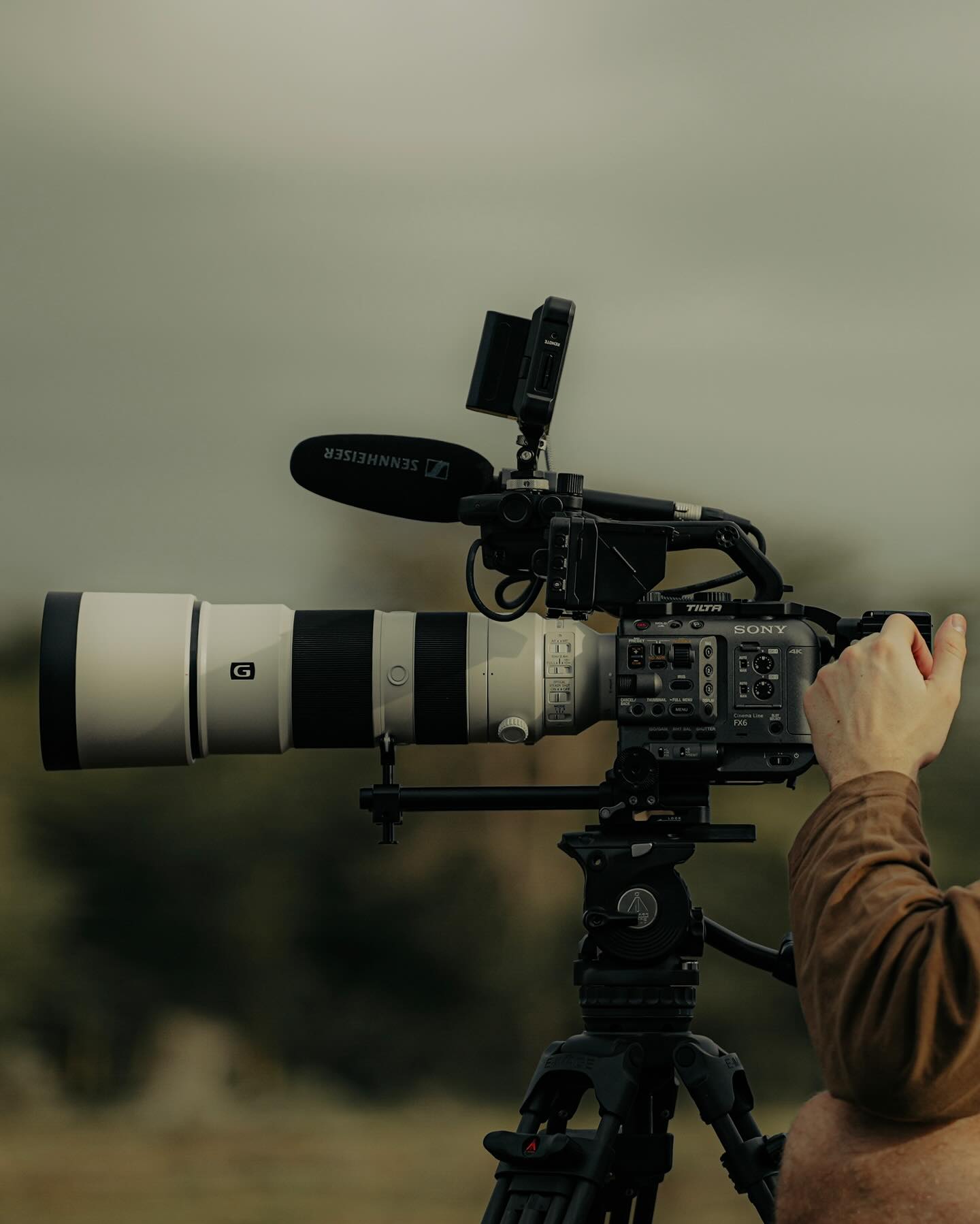 On the trail of wilderness! 🐾
Together with our amazing guide @gerald.erasto , we followed the tracks of wildebeest and zebras along the stunning shores of Lake Manyara — starting right from @suricatabomalodge ! 🦓✨
Equipped with our trusted @sonycine & @sonyprofilmmaking gear powered with @bebobbatteries and of course our @djiglobal drone in the sky, we captured the raw beauty of the wild up close. What an unforgettable feeling to be right there, in the heart of nature! And only a footstep away from the Lodge… 🎥
The heat and exhaustion only hit us once we returned to the lodge — but it was so worth it. ☀️
To be continued!
#IntoTheWild #LakeManyara #SafariVibes #FilmmakingAdventure #WildlifePhotography #SonyCine #DJIinAction #BomaLodge #NatureLovers #TravelAfrica #BehindTheScenes #ChasingNature #UnforgettableMoments #bebobbatteries #filmmaking #filmmaker #tanzania #safari #bts #wildlife