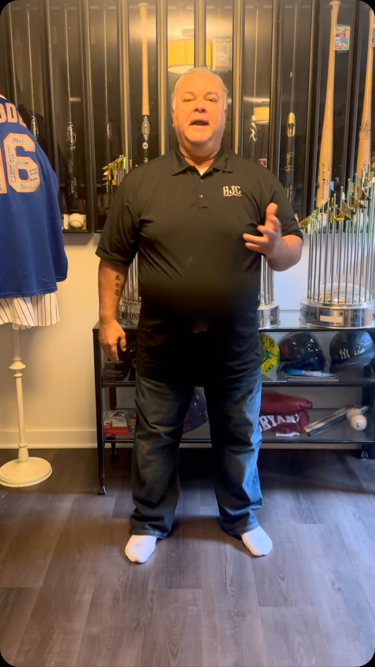 We’re sorry to announce that today’s signing with Doc Gooden will be postponed. We hope to still see everyone at our showroom at 457 Main Street where we will still be having lots of memorabilia for purchase