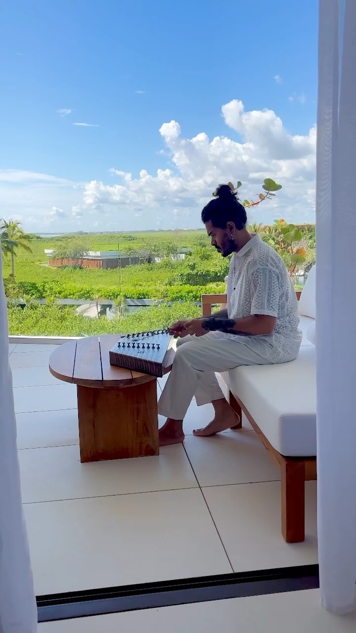 really enjoying how playing music is bringing me back lately. whatever instrument I have in front of me, I’ve been seeing it as a way to meditate and to bring myself back from my own attempts to escape. in this way, it’s not only those I play for that are going on a journey, I’m right there with you 💙
currently centering at the airport getting ready to play a hybrid set for a very special launch event in Mexico 😍