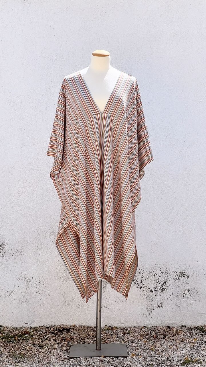 Here’s the new beachwear collection of FineGrid!
Your vacation suitcases will be so light with your new wearable peshtamals, kaftans and kimonos!
Now online on our website!
#handwoventextiles #finegridatelier #beachwear #beachwearfashion #travelwithfinegrid