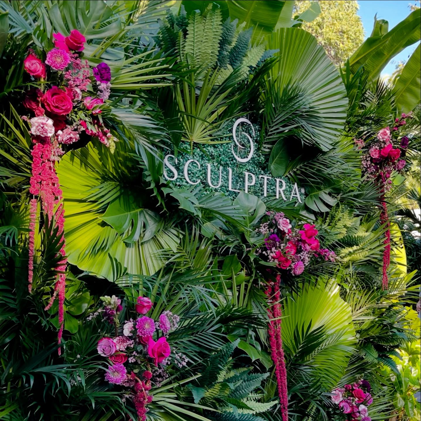 ART BASEL X SCULPTRA
Fully custom designed fresh flower wall ๐ท๐ฟ