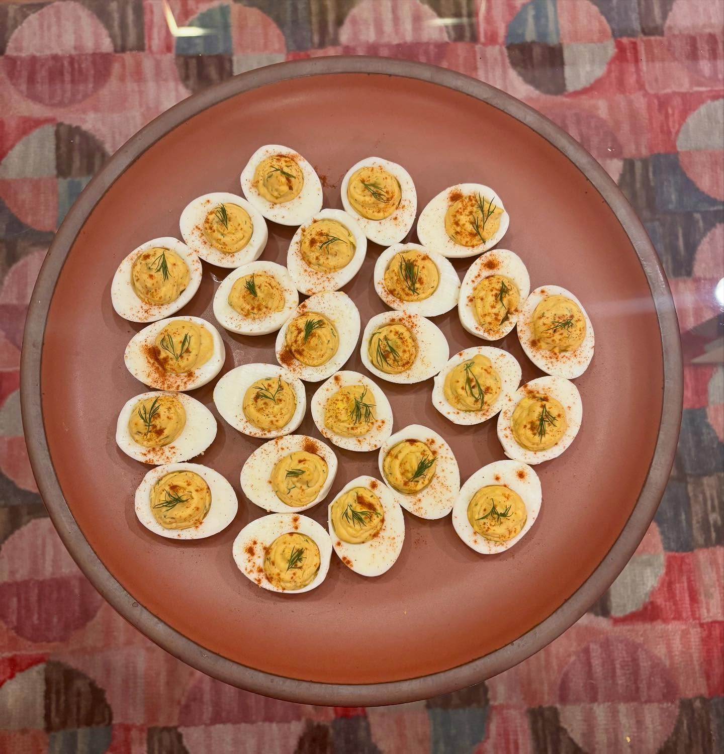 Had the pleasure of catering a friend’s family Easter lunch this weekend!
Love having classics like deviled eggs, roasted asparagus, and potato salad for Easter sides 🐇🐣