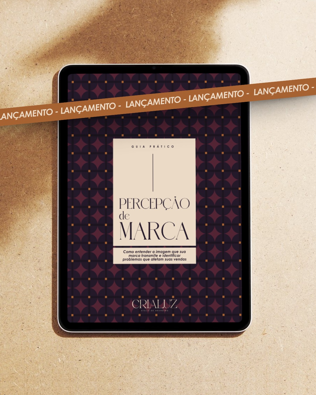 Você já fez de tudo:
- Melhorou seu produto, caprichou no atendimento,
- Postou mais nas redes sociais,
- Tentou promoções…
Mas mesmo assim, o que volta pra você é:
“Tem desconto?”
“Ah, vou pensar…”
Ou pior… o silêncio.
Se você sente que o que você entrega tem mais valor do que o mercado reconhece, isso não é só sobre preço ou concorrência. É sobre percepção de marca.
💡 O jeito como as pessoas veem sua marca pode estar desalinhado com o que você quer transmitir!
E quando isso acontece, você trabalha mais, entrega mais, mas continua sendo visto como “mais um”.
Enquanto quem tem um posicionamento alinhado cobra mais, vende melhor, e ainda é reconhecido.
O E-book Percepção de Marca é o primeiro passo para mudar isso!
Nele, você vai aprender a diagnosticar o que o mercado realmente pensa sobre a sua marca:
✔️ O que os clientes enxergam?
✔️ O que parceiros e funcionários sentem?
✔️ Onde a percepção e a realidade estão desalinhadas?
E mais: vai ter um roteiro de pesquisa pronto, com perguntas estratégicas para entender onde ajustar sua comunicação e posicionamento para vender melhor.
Se você quer ser reconhecido pelo valor do que entrega, e parar de brigar por preço, o caminho começa entendendo como sua marca é percebida.
Por apenas R$47, você acessa esse diagnóstico completo e começa a construir uma marca que as pessoas realmente reconhecem e valorizam.
Clique no link da bio e comece hoje mesmo!
https://chk.eduzz.com/E05XOQYKWX
#branding #brandingparaPME #CrialuzEducacional #brandingcomessência #percepçãodemarca