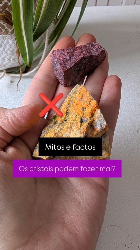 Mito ou facto⁉️ Será que há cristais malvados⁉️
Os cristais são um pedaço de natureza ✨ têm uma energia de harmonia. ✨
Os cristais com elementos tóxicos nem sempre são nocivos ao tocar, principalmente os que estão disponíveis para venda ✔️
Que outros mitos há por aí? Serão mesmo mitos... Ou factos?
#crystal #mineral #lojadecristais #mitos #reiki #curacomcristais #holistico #jaspebumblebee #cinabar #lojadecristais #crystalhealing #crystalshop #bemestar #pazinterior #jamiesclarece #lifestyle #pazinterior #terapeuta #terapeutaholistico #massagem #energia #zen #meditacao #yinyang #espiritualidade #espiritualidadenapratica #rituals #ritualmagic #magic