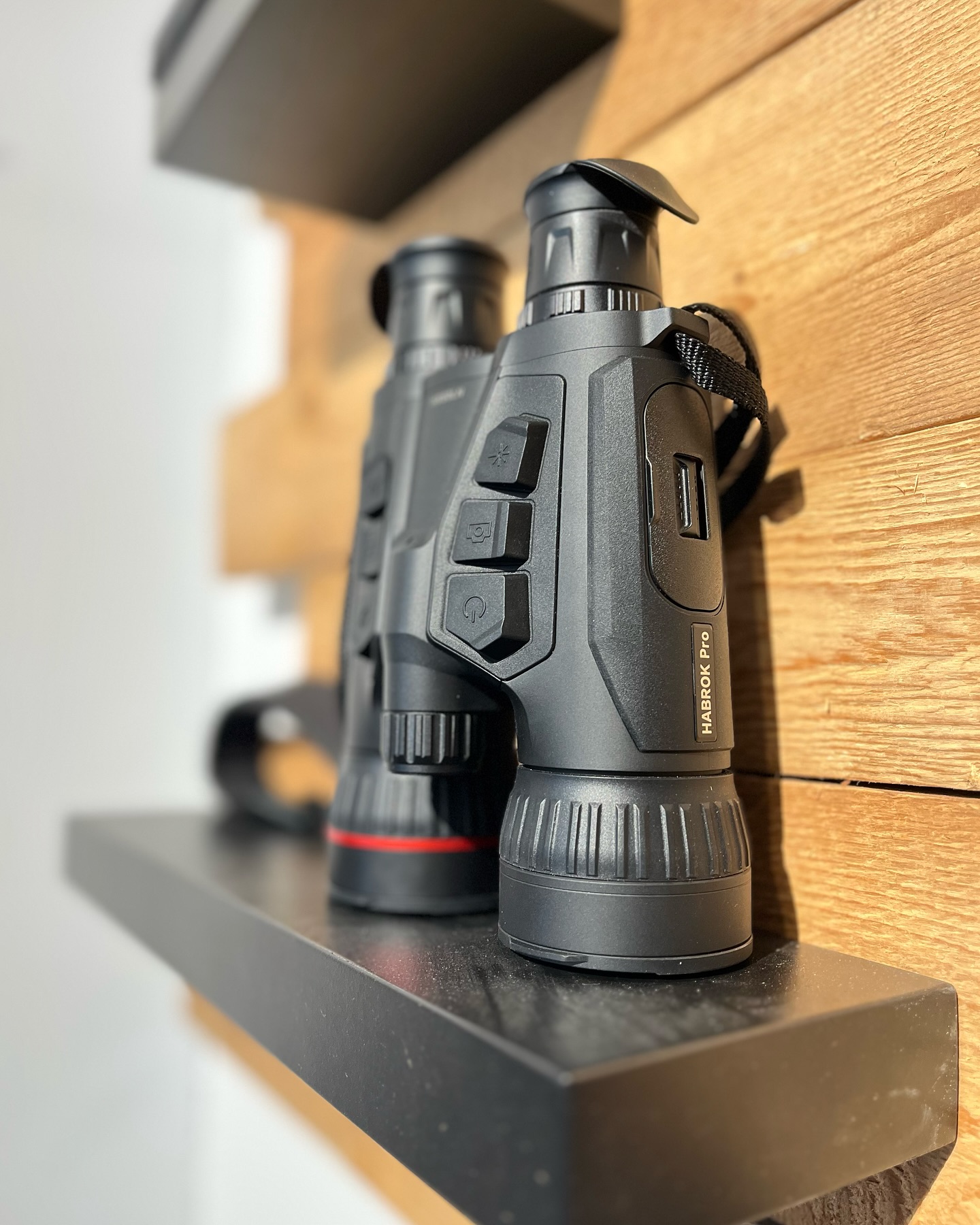 🔸Der neue Habrok Pro HXLN von Hikmicro
Er ist das Flaggschiff in der Nachtbeobachtunsszene und ist bei uns erhältlich!
#hikmicrooutdoor #habrok #tomaschettswiss #tomaschetttechnics #derbuechser #derbuechserch #nightvibes #nightvision
@hikmicrohunting.dach @hikmicrohunting.global