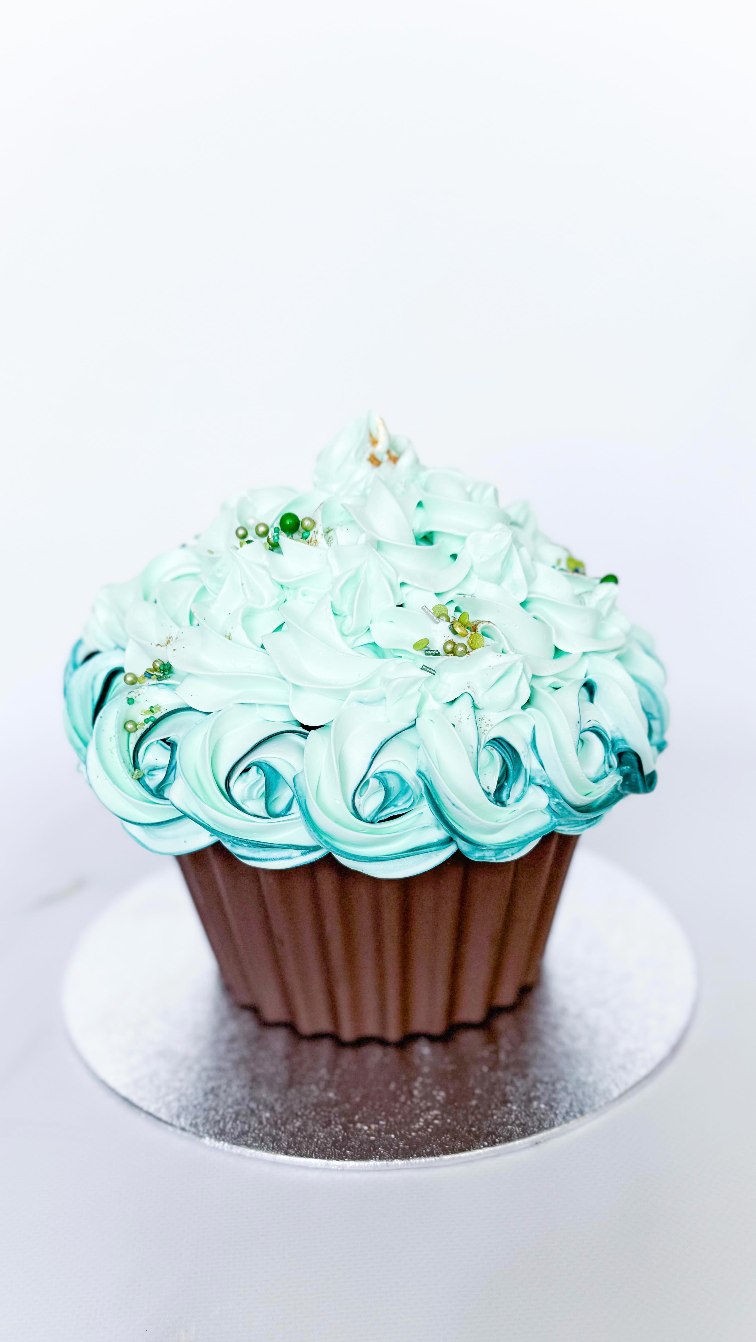 Ik mocht weer een leuke smashcake maken voor de leukste @vosbelevingen.videograaf
.
.
#cakemehappyglutenfree #cakemehappy #glutenvrij #glutenfree #glutenvrijhendrikidoambacht #lovetobakeyouhappy #hendrikidoambacht #vrijvangluten #glutenvrijetips #deglutenvrijebakker #glutenvrijerecepten #glutenvrijetips #glutenfreecake #smashcake #cakesmashphotographer #cakesmashshoot