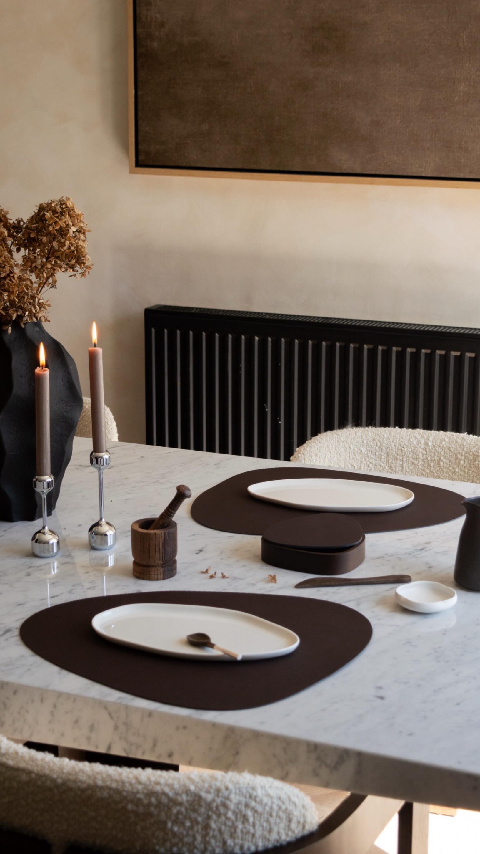 Ad Setting our dining table with the beautiful, Corduroy Curve placemats in Hazel from @linddna and to match, a Smoked Oak Curve wood box. These dark, chocolatey tones pop perfectly against our marble table adding depth and texture🤎
Lastly, of course we had to finish this table setting with my favourite, the Silhouette candle holders in Chrome and as usual, Dottie 🐱 wanted to be involved 🥰
Happy Wednesday! How’s your week going so far?
Love,
Nicola & Vicki xx
#linddna
#warmminimalism #japandistyle #minimaldecor #japandiinterior #scandihome #interiorblog #interiorideas #wabisabi #slowliving #parisianstyle #beigeaesthetic #interiorandhome #softminimalism #nordichome #nordicminimalism #minimalisthomedecor #neutraldecor #interior4all #interior4you #parisiandecor #aesthetic #diningroomdesign #diningtable #diningroomdecor #boucle #limewash #diylimewash #marbletable