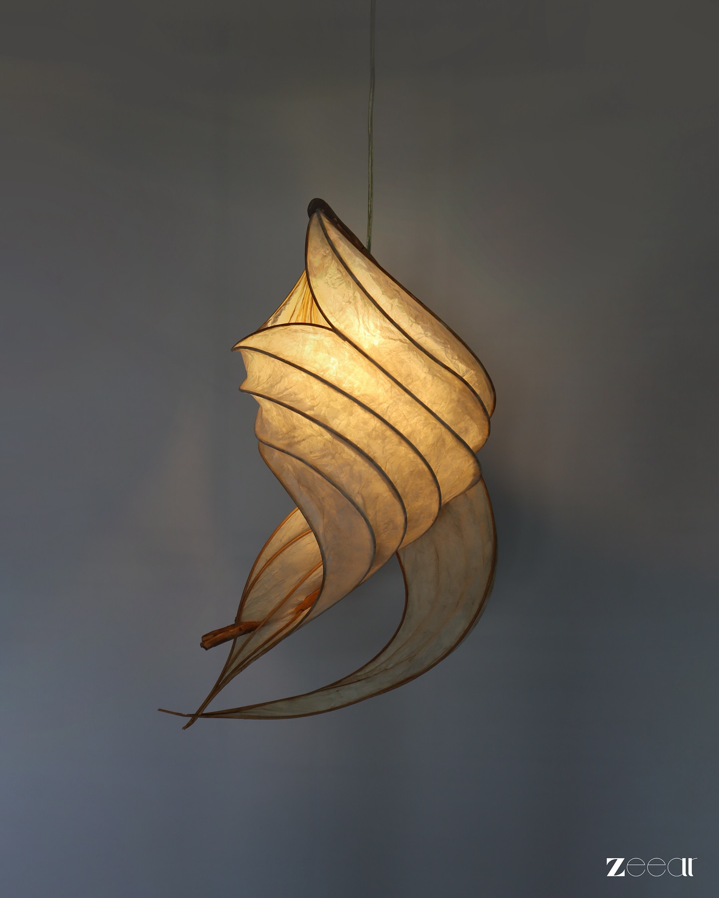 Rooted in nature, glowing with grace — a magnificent light born from a fallen tree branch.
.
.
.
#sculpturelight #interior #decor #interiordecor #handmadelamp #zeearlife