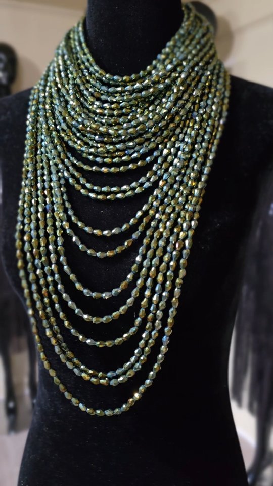 Three looks in one! Each piece can be worn separately for a bold look or worn together for a "WOW" look! You make the call. This one hits the Runway at my upcoming show on June 8th, 2025. Tickets available at www.kimsgems.com
Live Your Jewelry Dreams! 💚
#whatwillicreatenext #jewelrydesigner #handcraftedjewelry #boldjewelry #statementjewelry #runwayjewelry #beadaholic #statementnecklaces #newdesign #wow